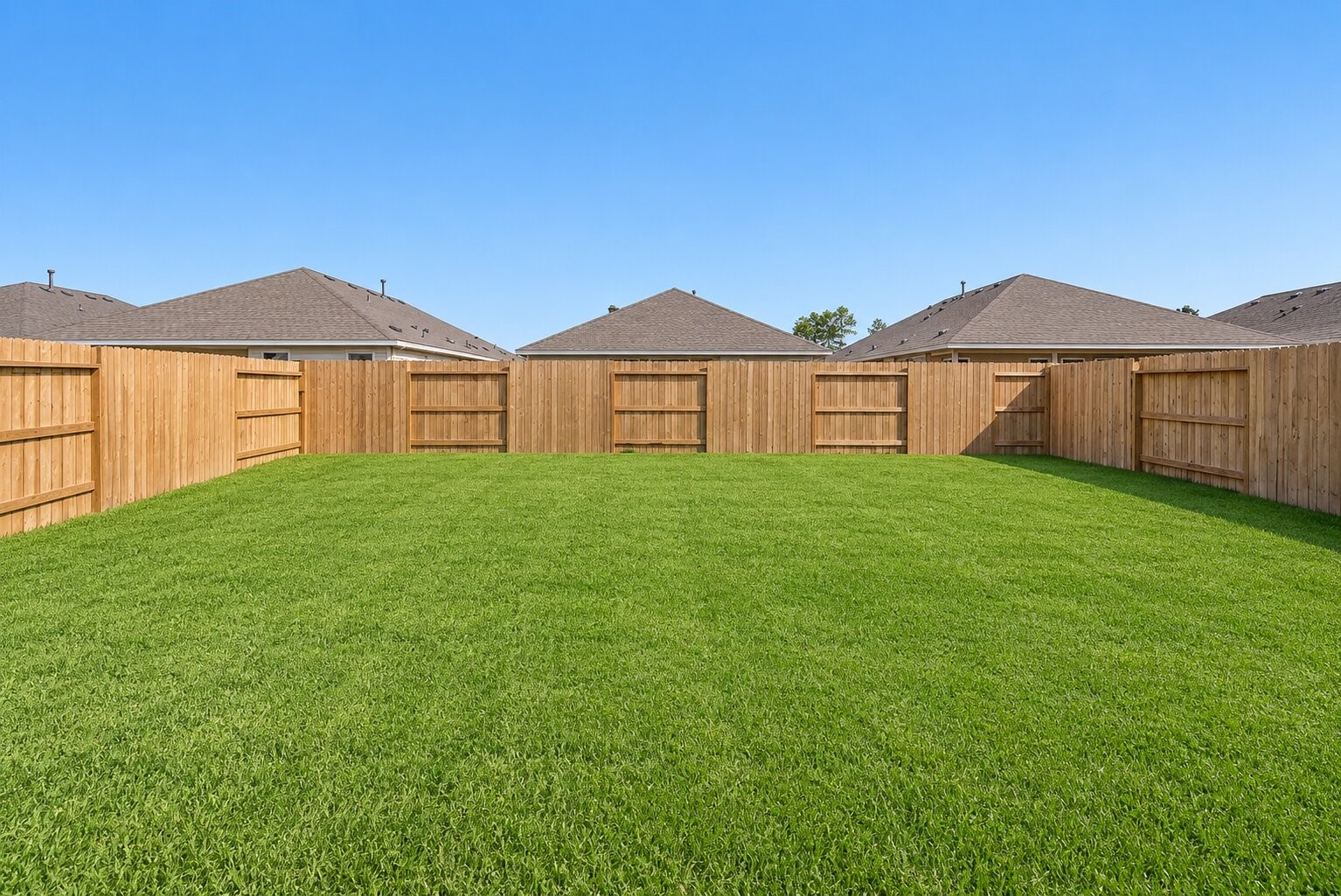 Imagine weekend cookouts, outdoor games, or simply unwinding under the Texas sky. This generously sized fenced backyard gives you plenty of room to make it your own.