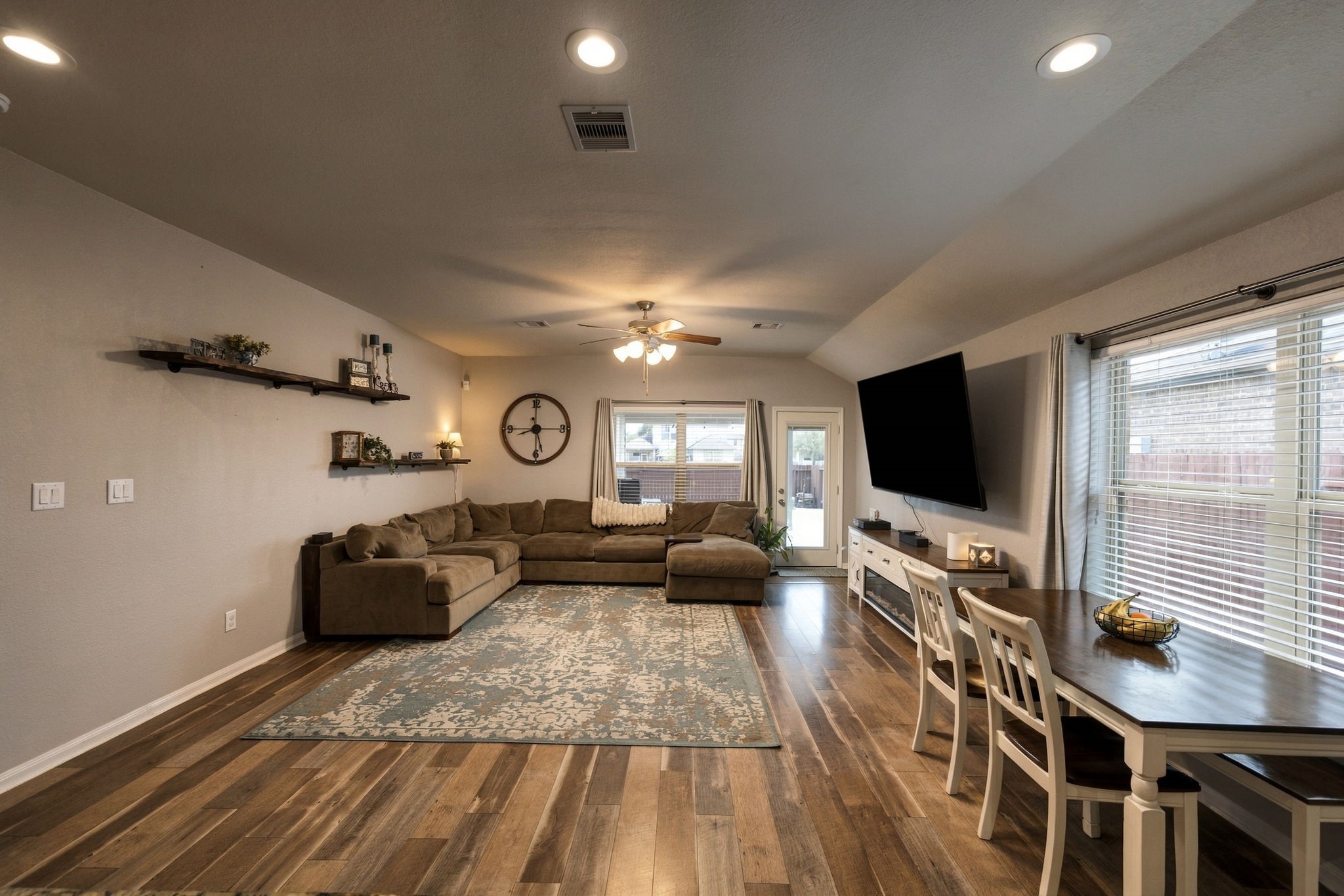 336 Country Crossing Circle, Magnolia, TX 77354