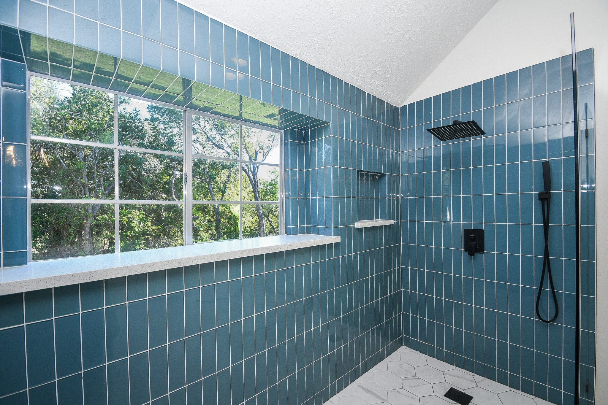 WOW...this shower is just a great way to start or end your day!