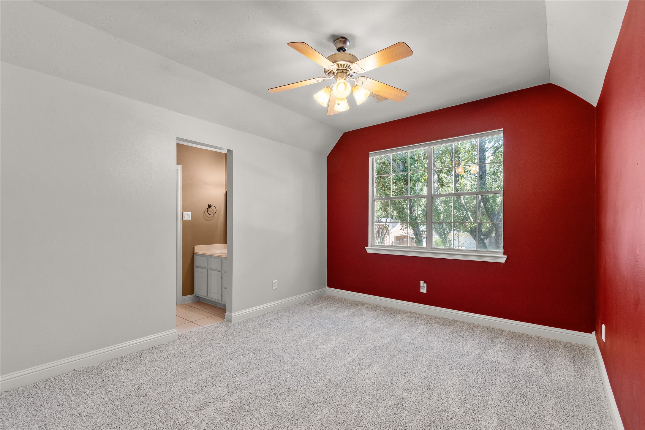 11 Saint Thomas Court, Houston, TX 77070