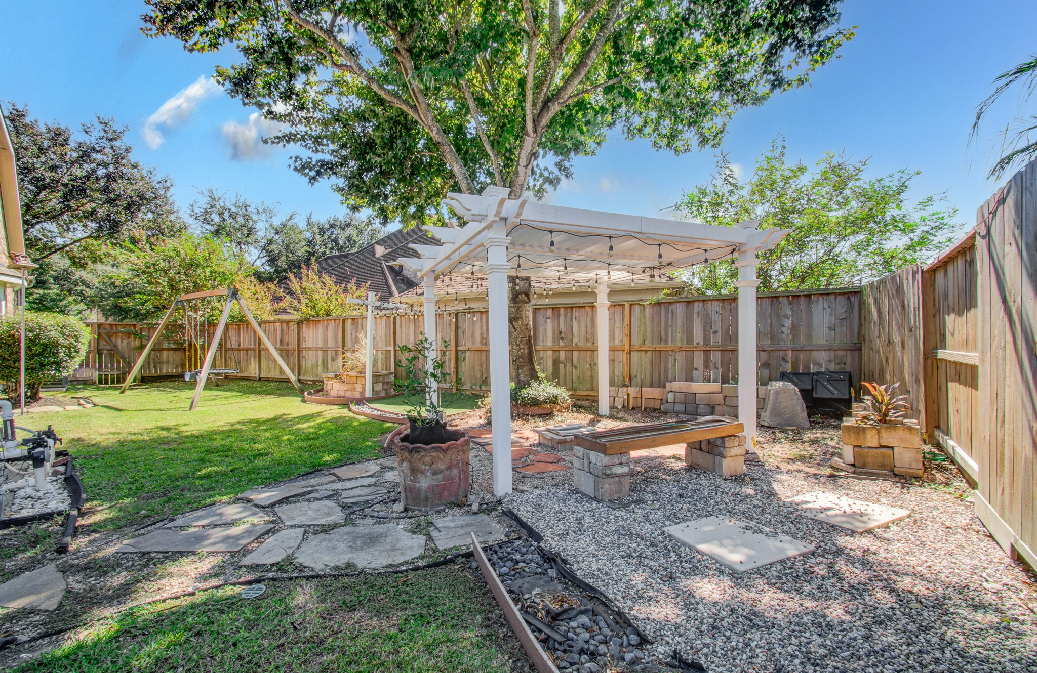 11 Saint Thomas Court, Houston, TX 77070