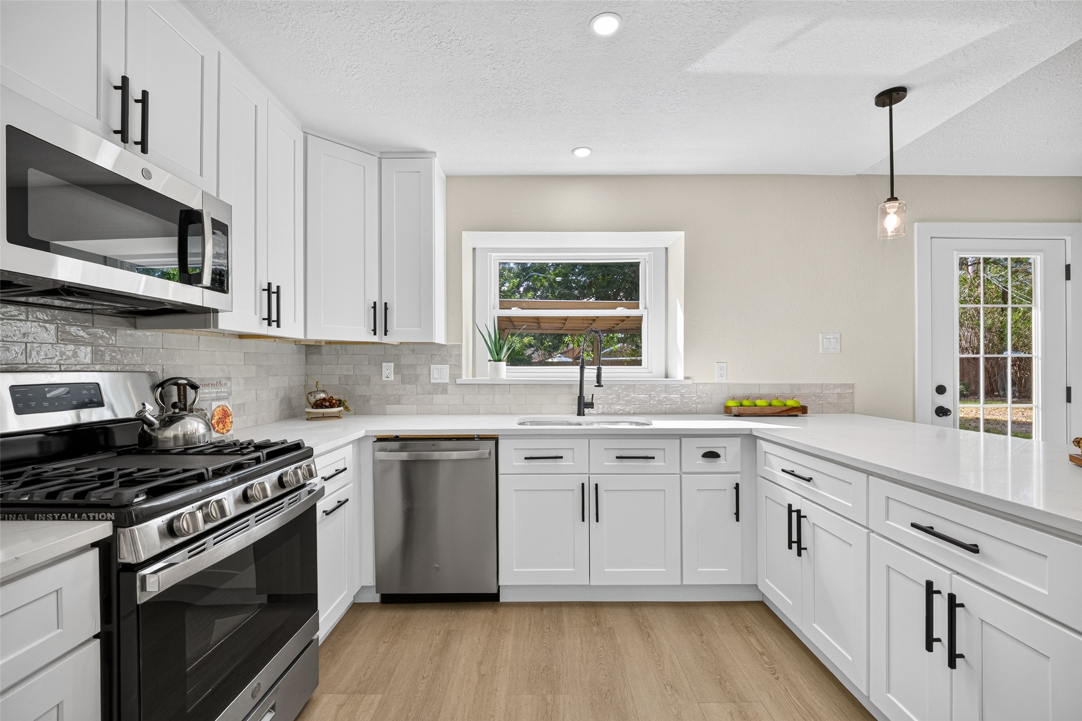 903 Chetwood Circle, League City, TX 77573