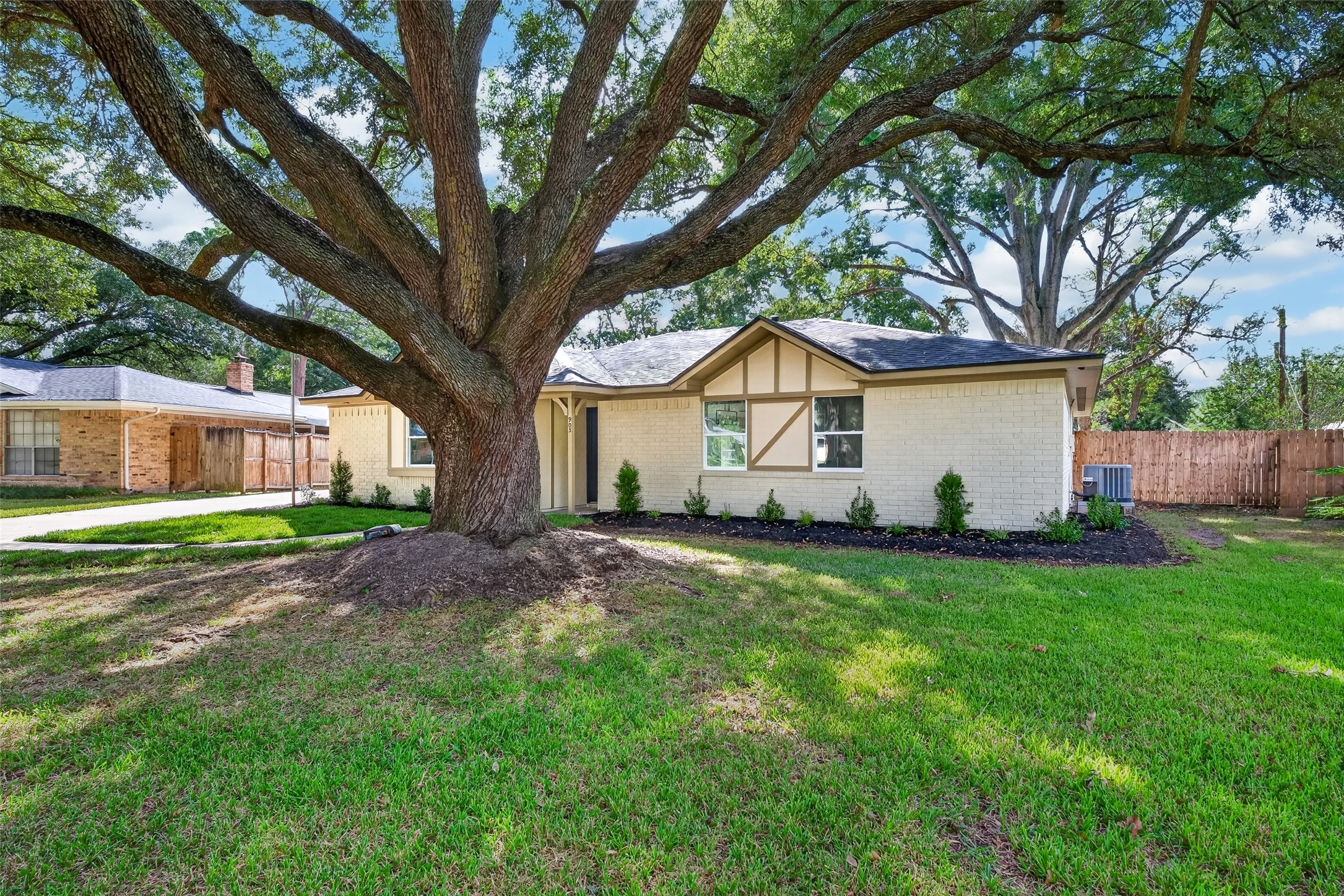 903 Chetwood Circle, League City, TX 77573