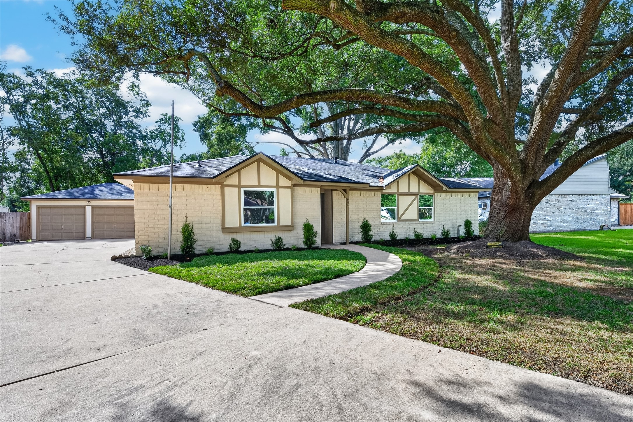 903 Chetwood Circle, League City, TX 77573