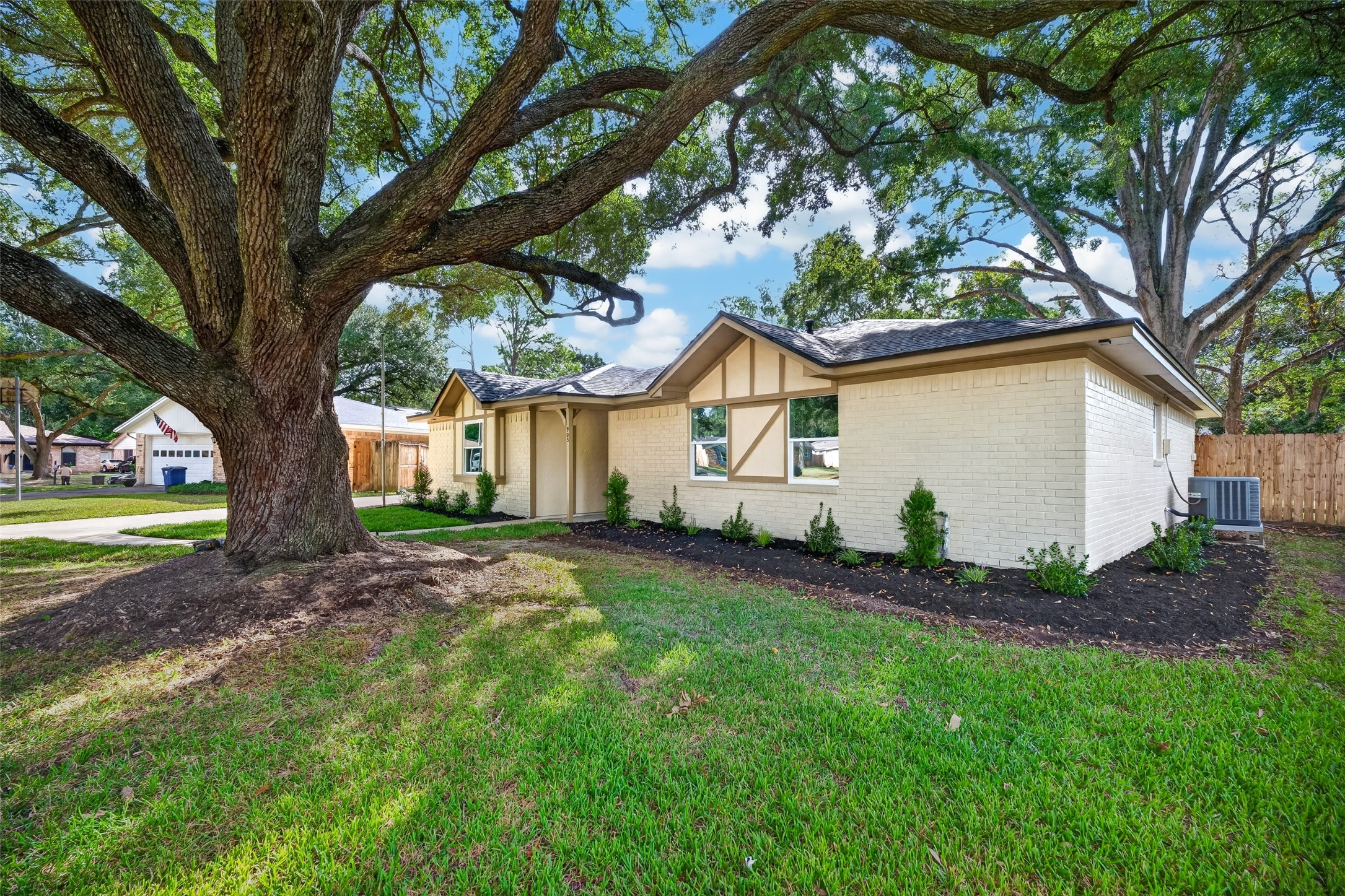 903 Chetwood Circle, League City, TX 77573