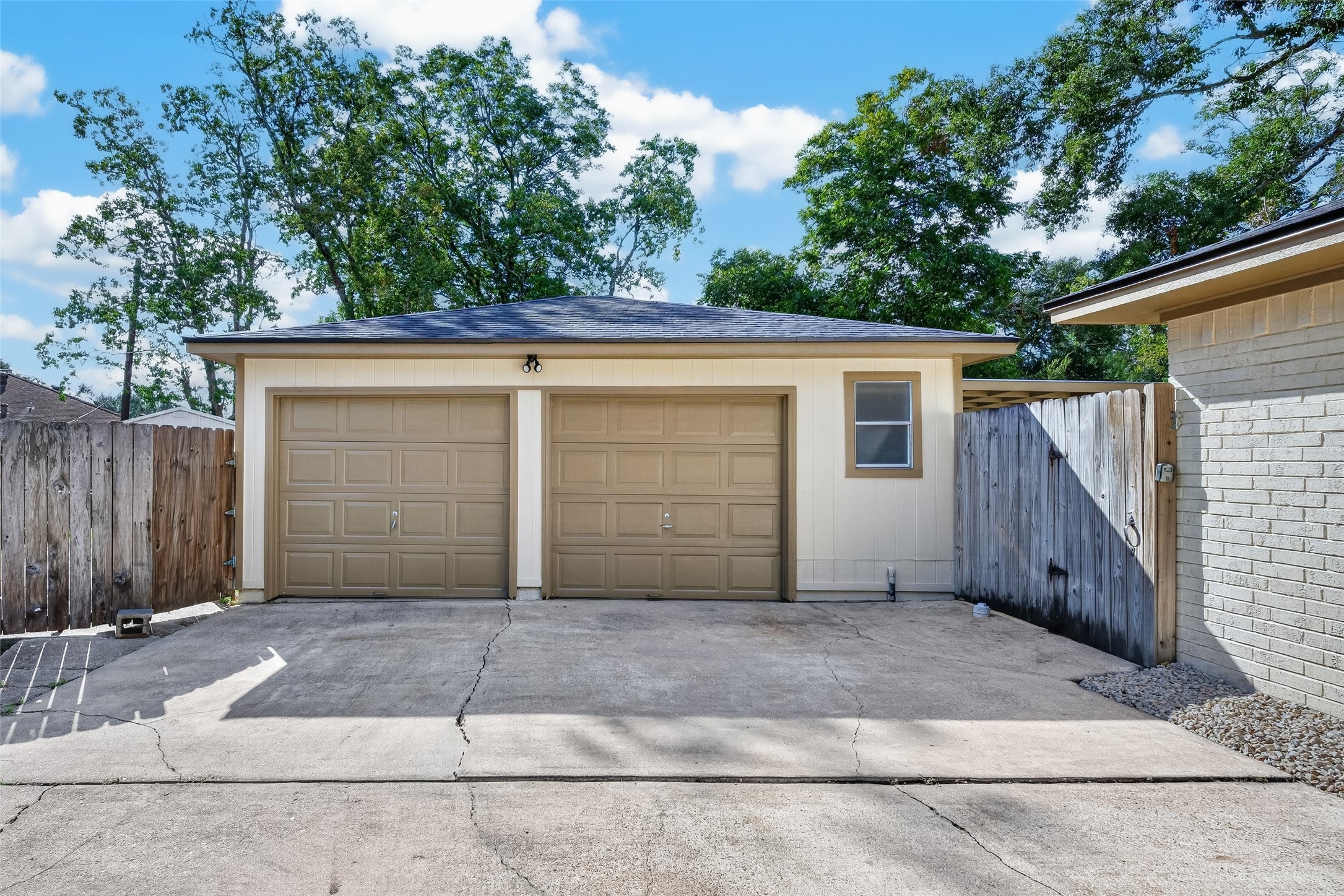 903 Chetwood Circle, League City, TX 77573
