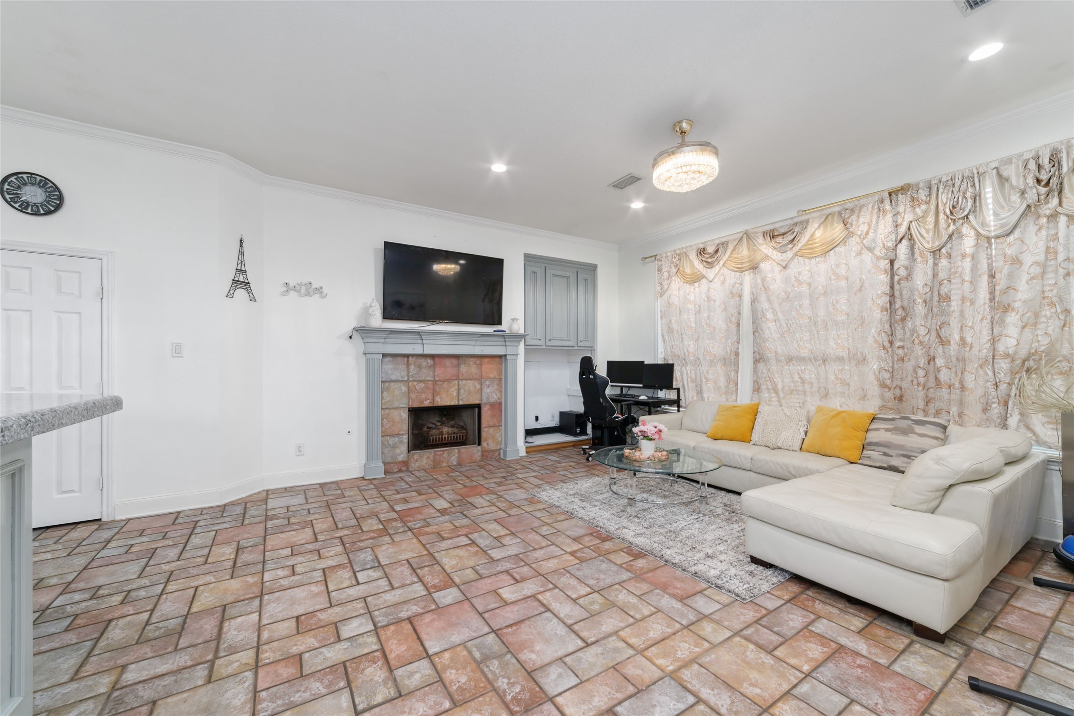 1513 County Road 149, Alvin, TX 77511
