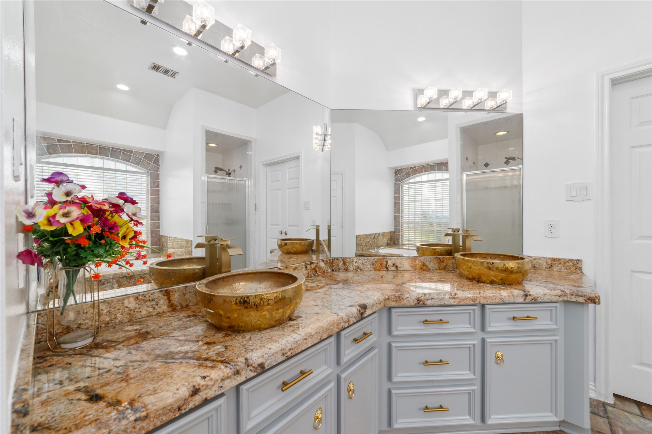 1513 County Road 149, Alvin, TX 77511