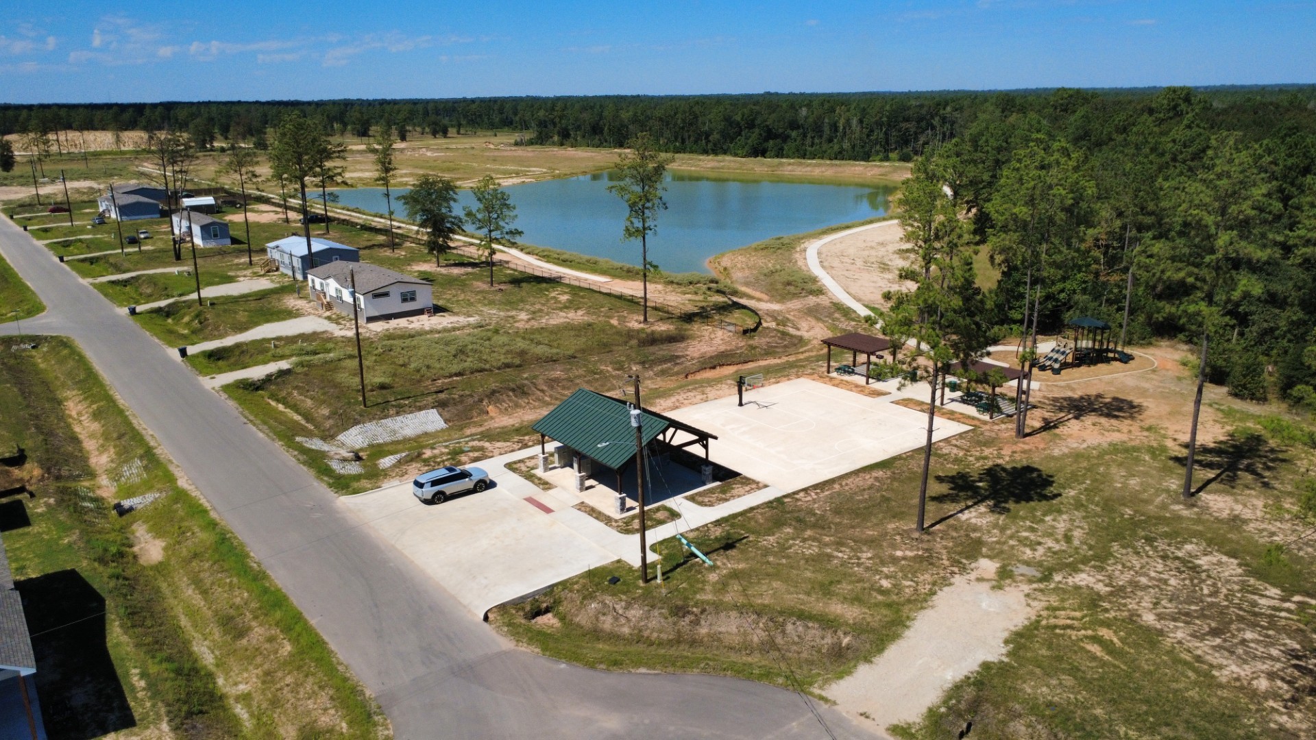 Community Lake & Park Community Lake & Park