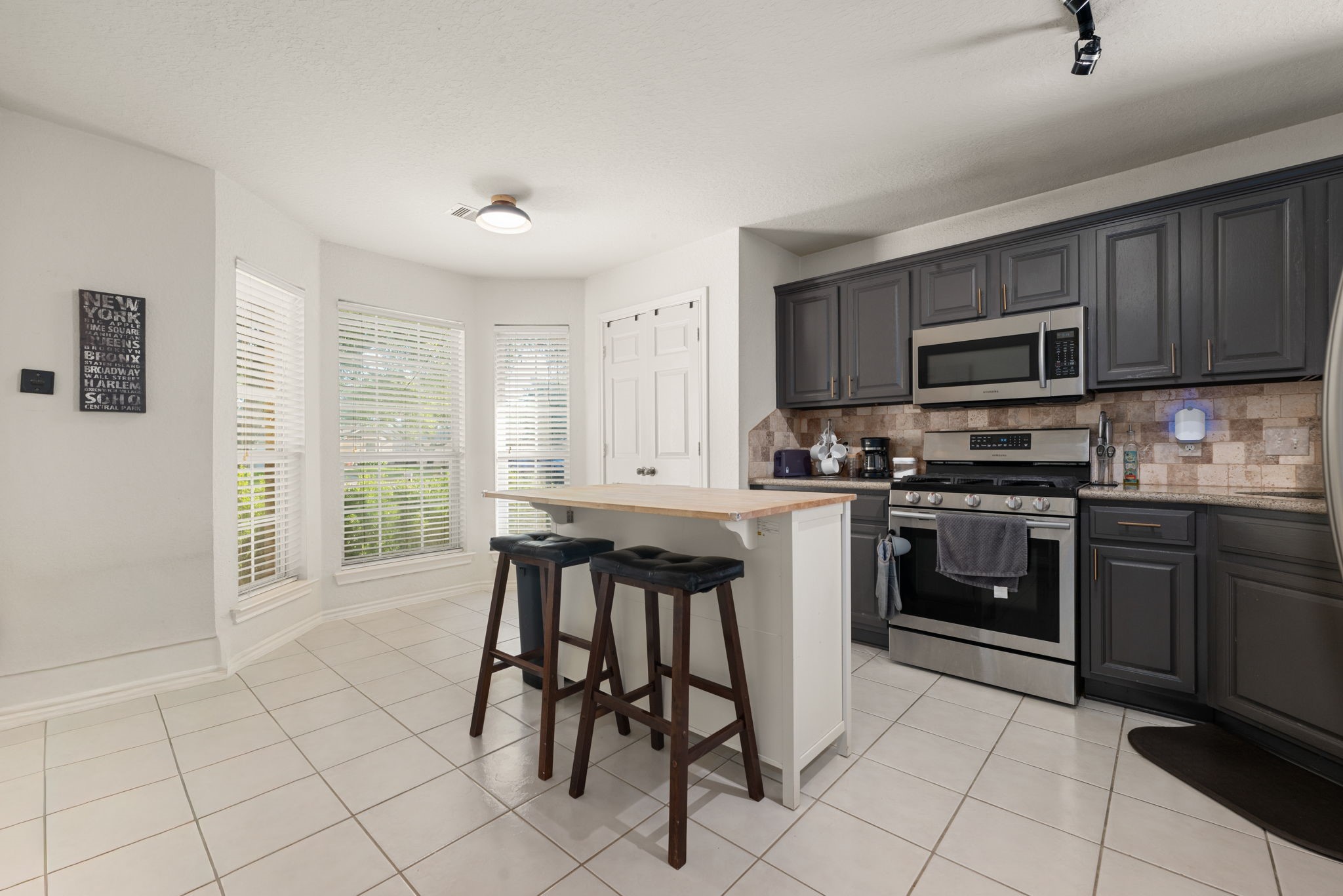 2810 Brookmist Lane, Dickinson, TX 77539