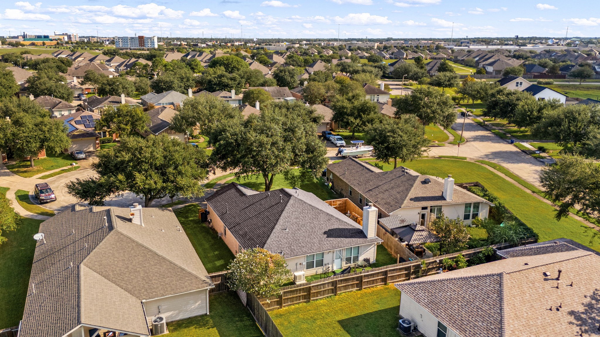 2810 Brookmist Lane, Dickinson, TX 77539