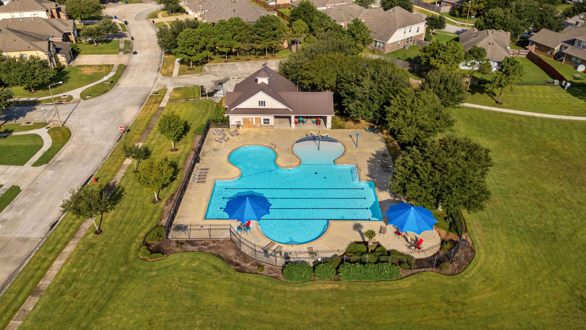 2810 Brookmist Lane, Dickinson, TX 77539