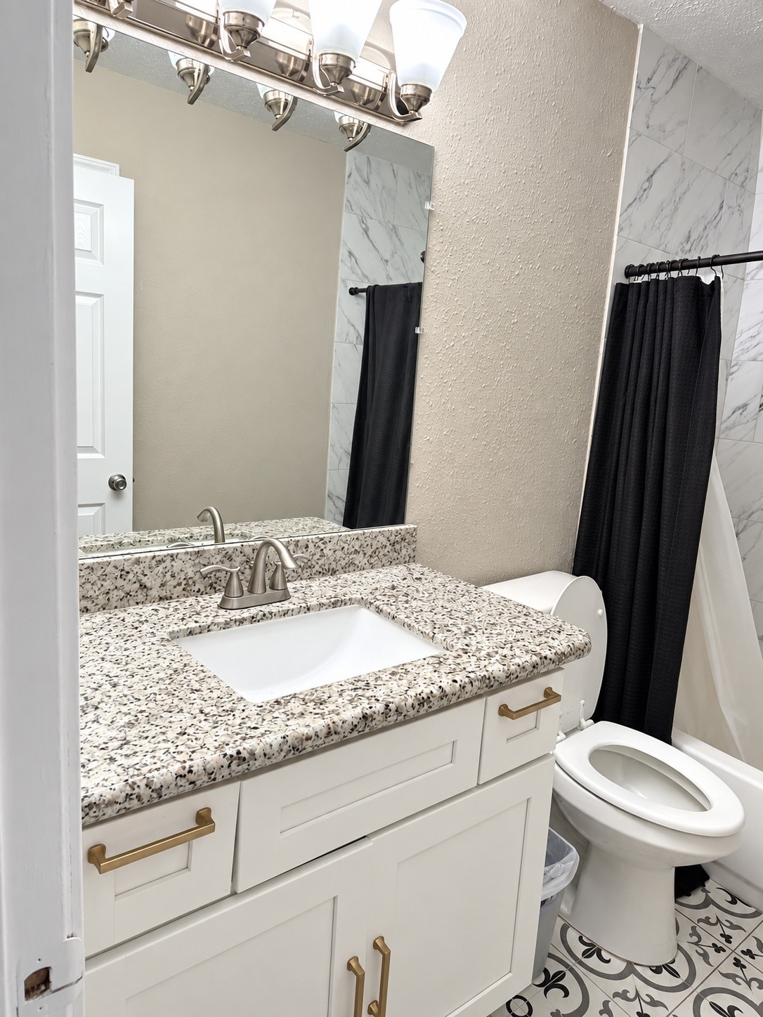 604 Linda Lane, Alvin, TX 77511