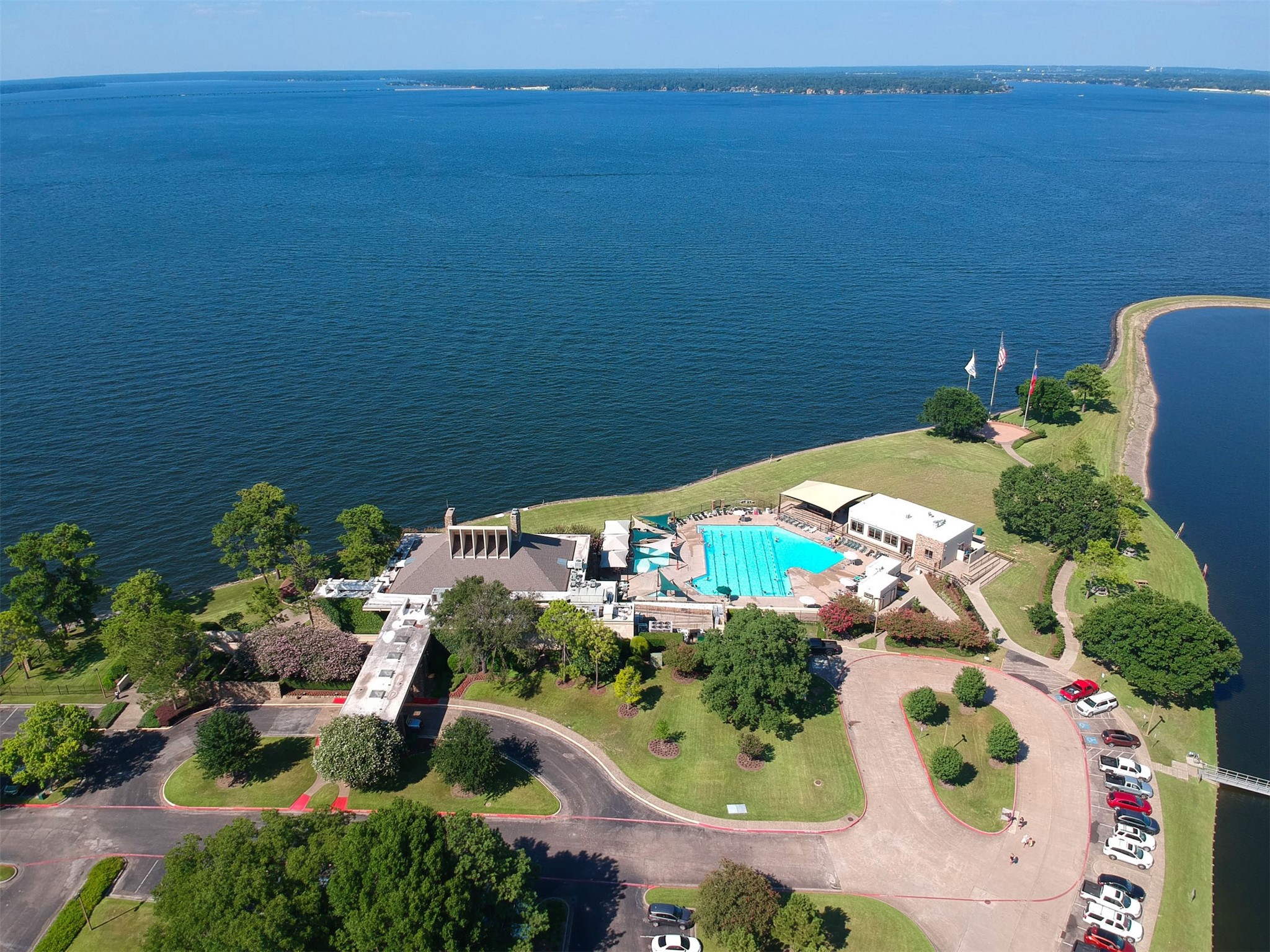 Waterfront Amenities on Lake Conroe