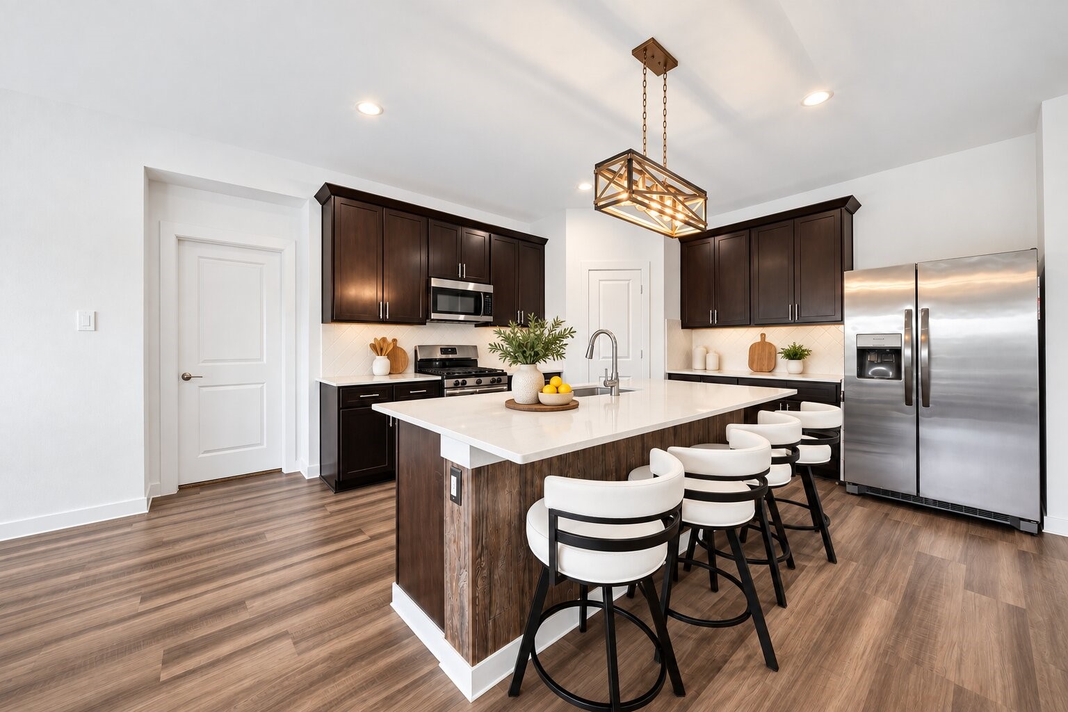 From quick breakfasts, the kitchen is ready to be part of your everyday routine.