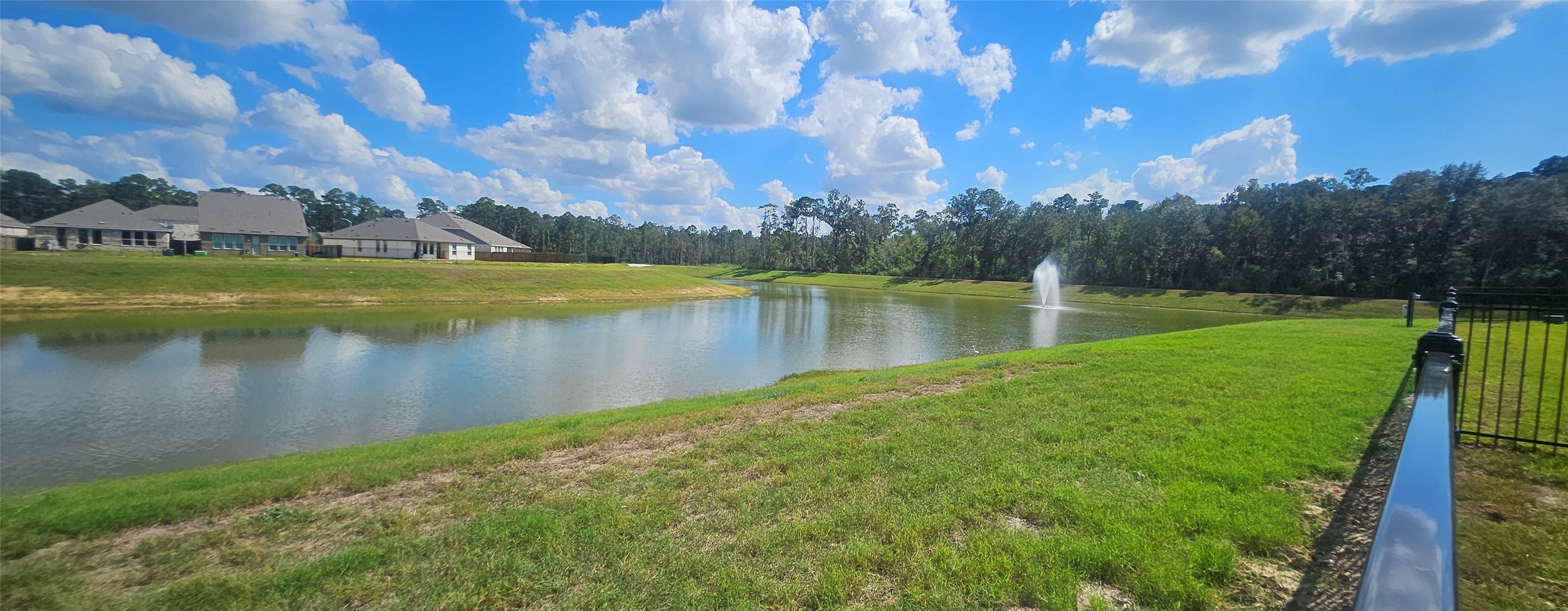 18306 Daisy Bluff Street, Crosby, TX 77532