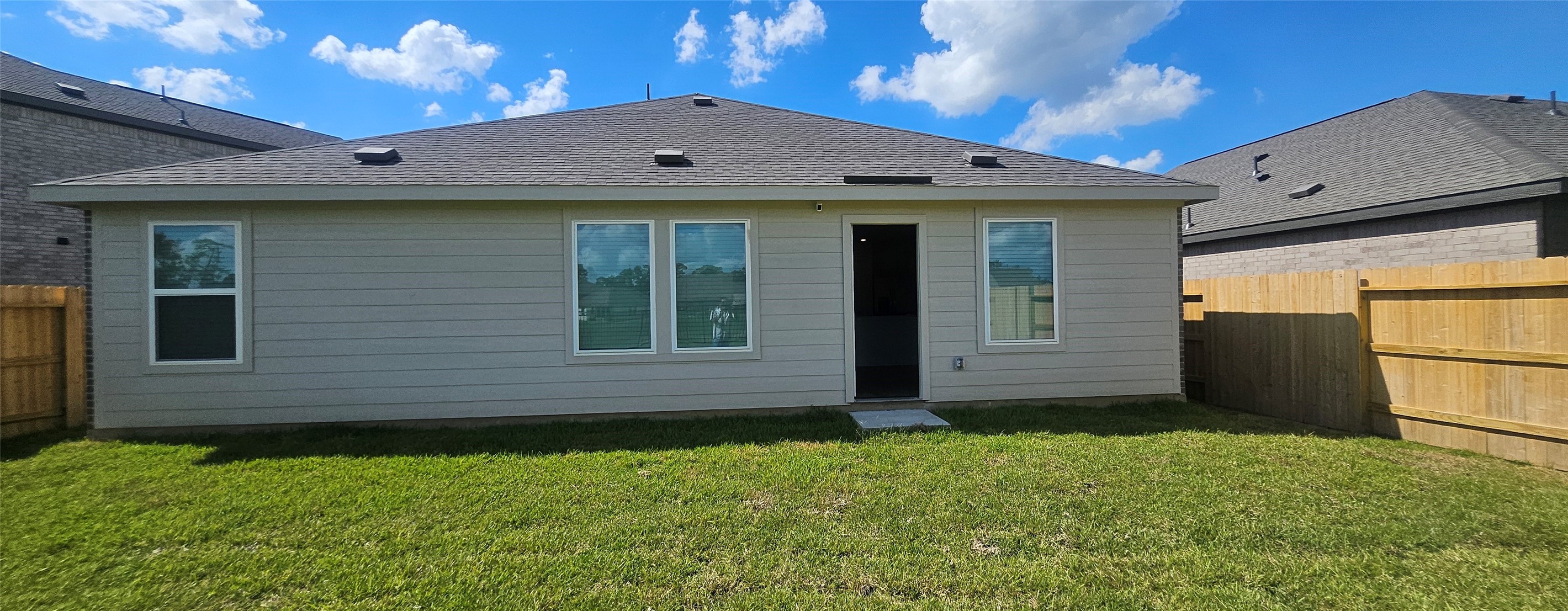 18306 Daisy Bluff Street, Crosby, TX 77532