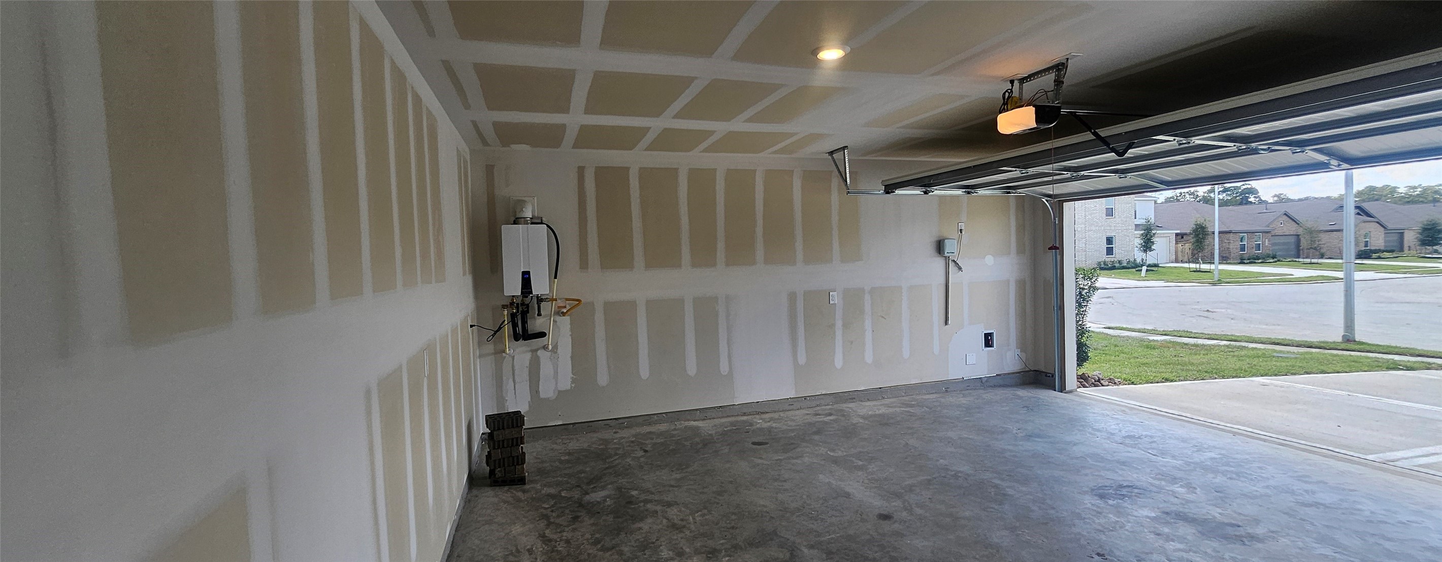 18306 Daisy Bluff Street, Crosby, TX 77532