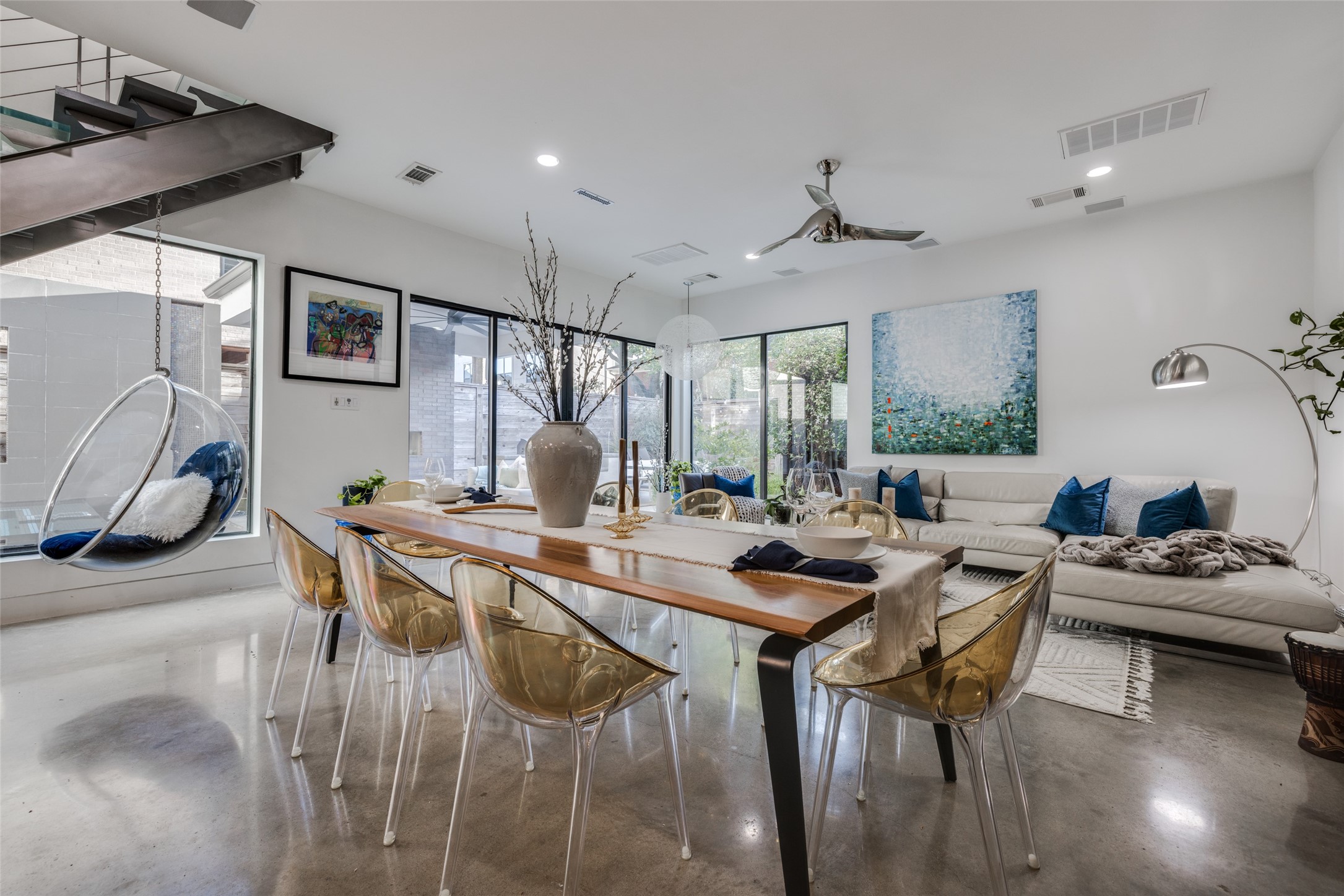 Wonderful 10ft ceilings through out first floor, space for a large modern dining room, polished concrete flooring, LED lighting, in ceiling speakers