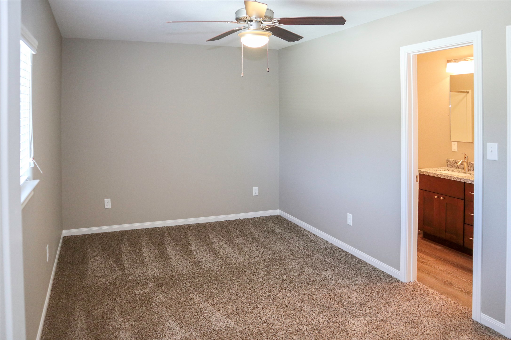 118 Artesian Way, New Caney, TX 77357