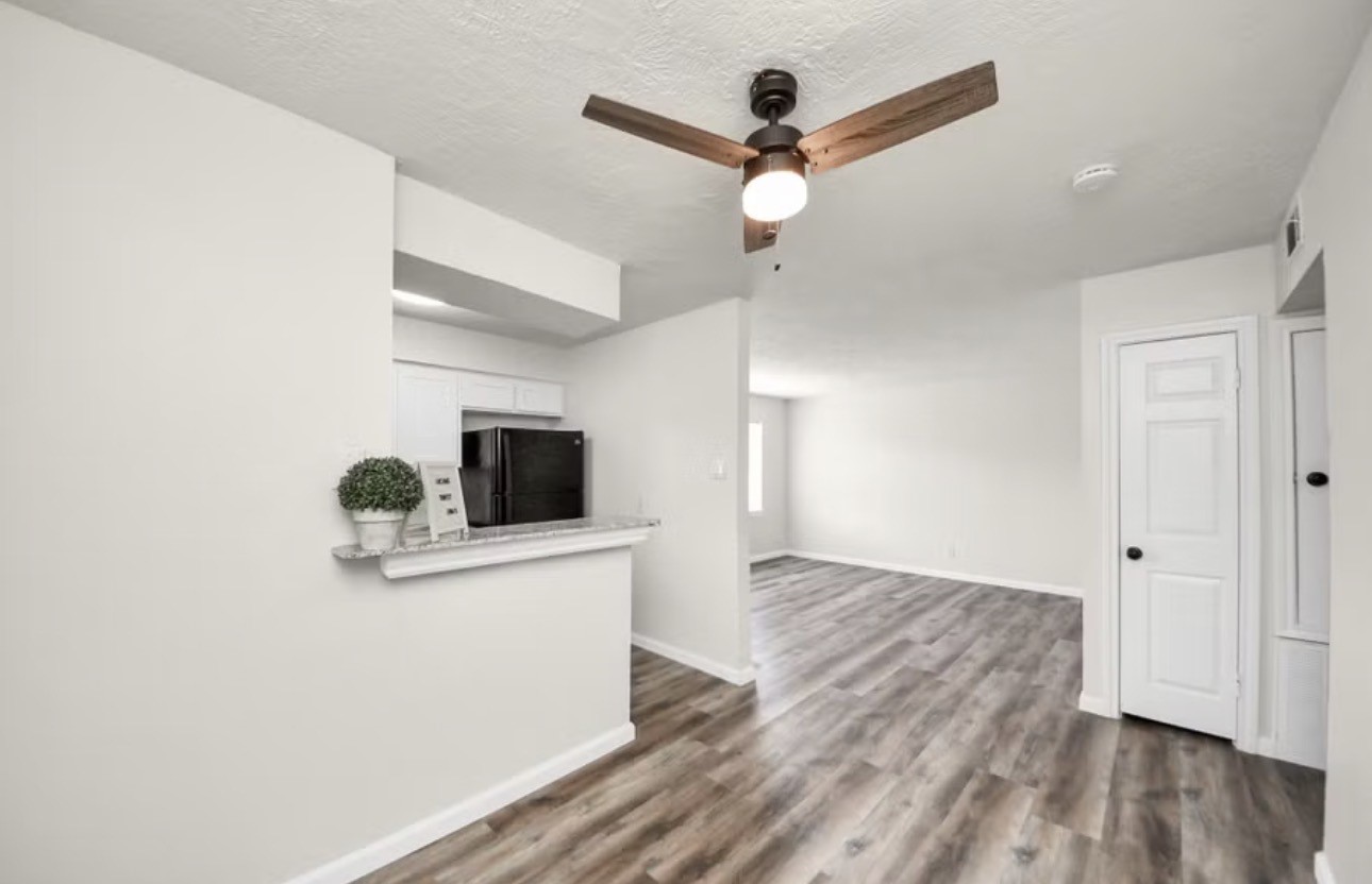 2110 Melbourne Street, #12, Houston, TX 77026 2110 Melbourne Street, #12, Houston, TX 77026