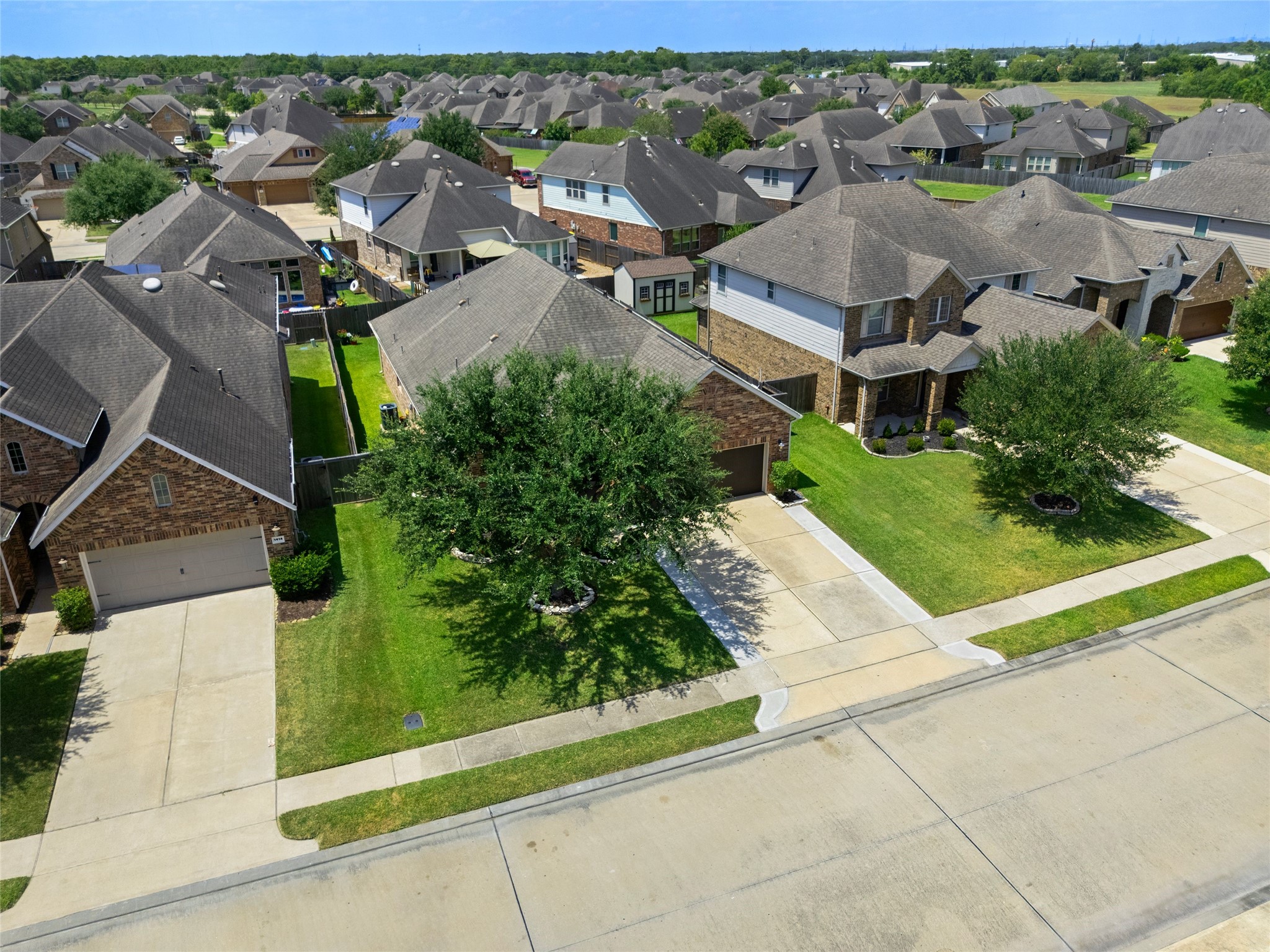 1412 Copper Ridge Lane, Pearland, TX 77581