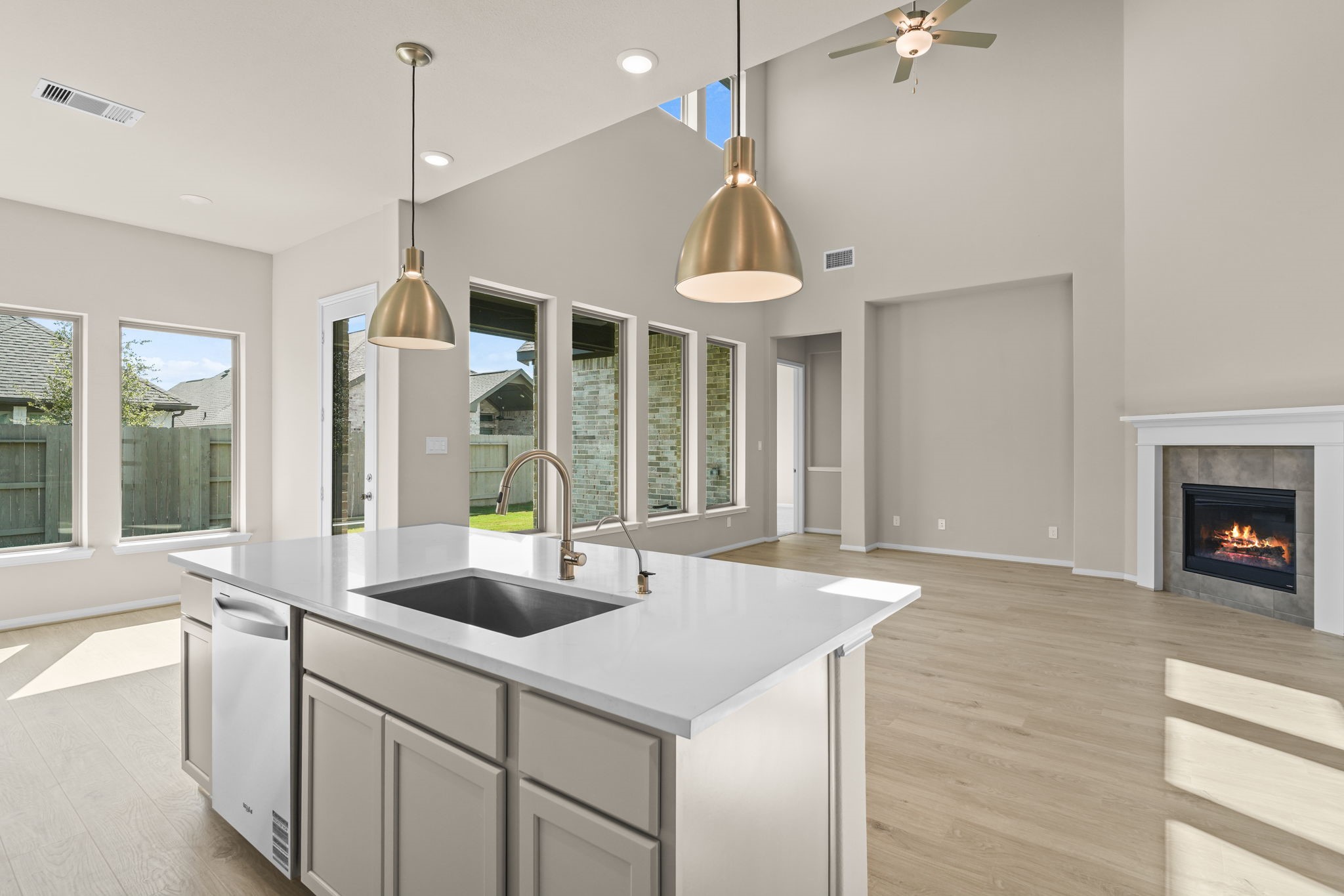 2322 Gleaming Pear Drive, Manvel, TX 77578