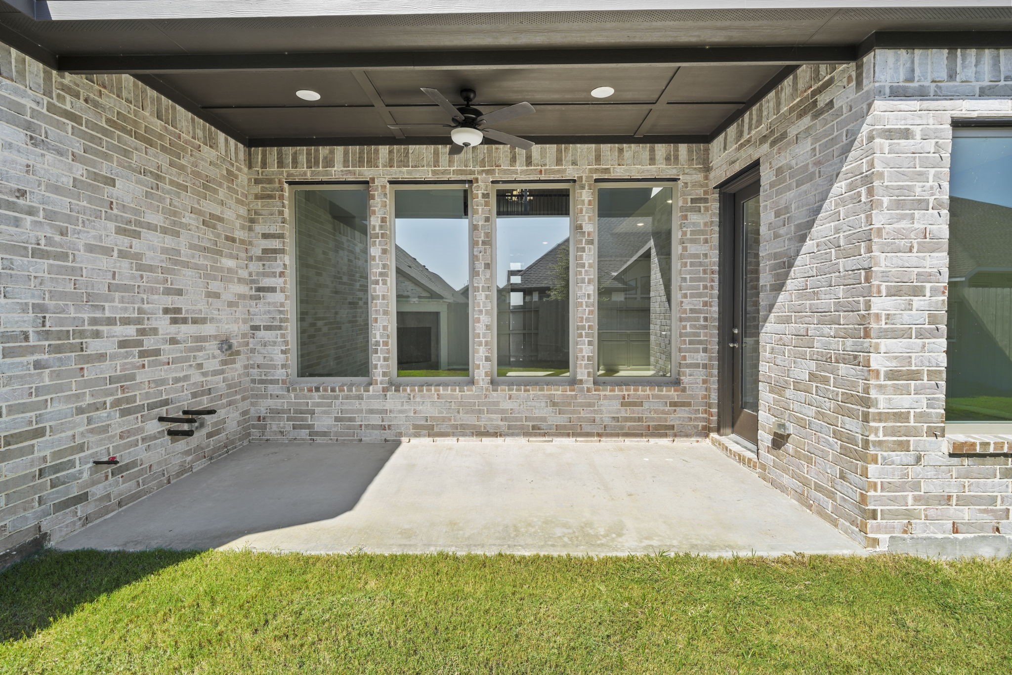 2322 Gleaming Pear Drive, Manvel, TX 77578