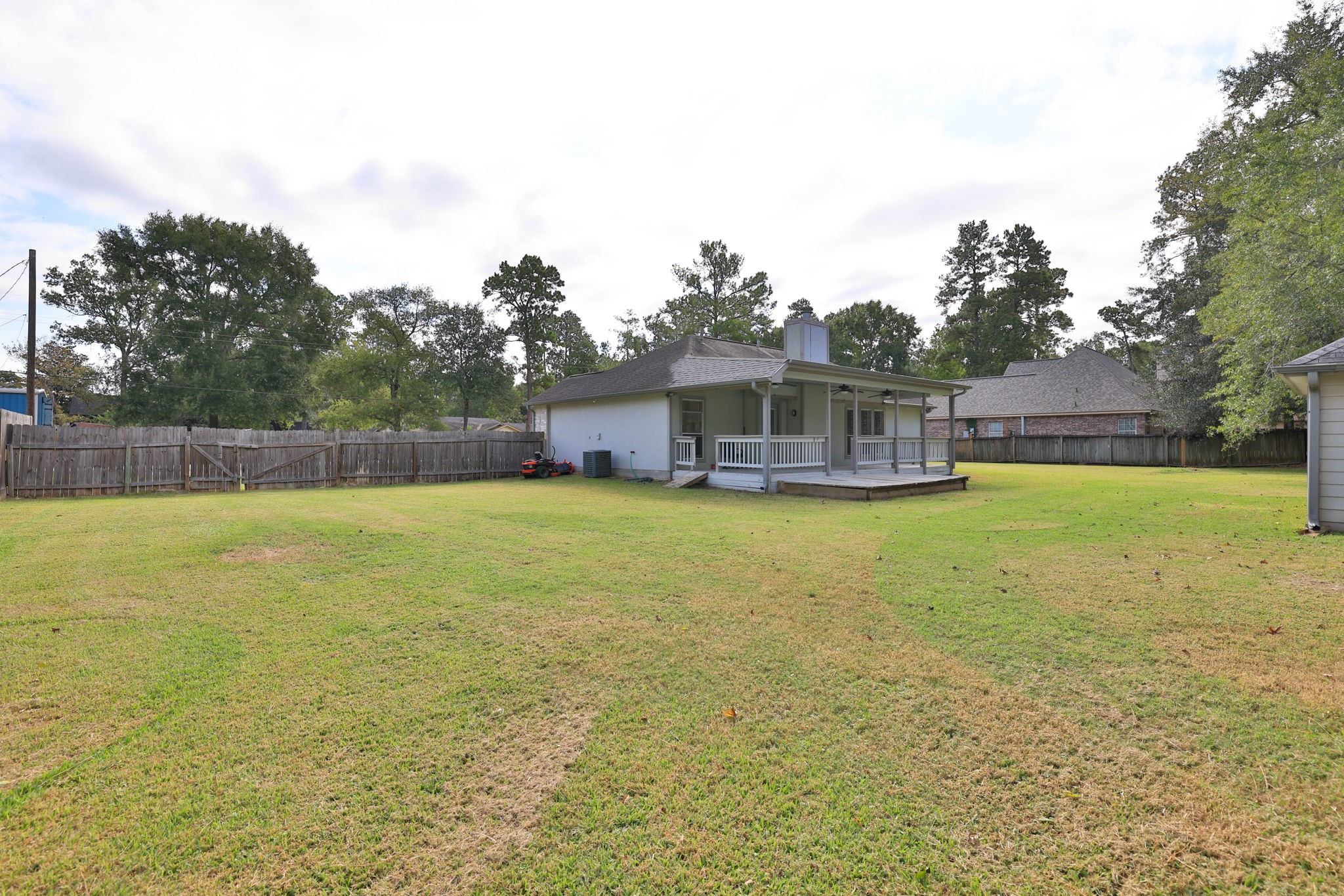 Plenty of space for a pool, kids play area and pets!