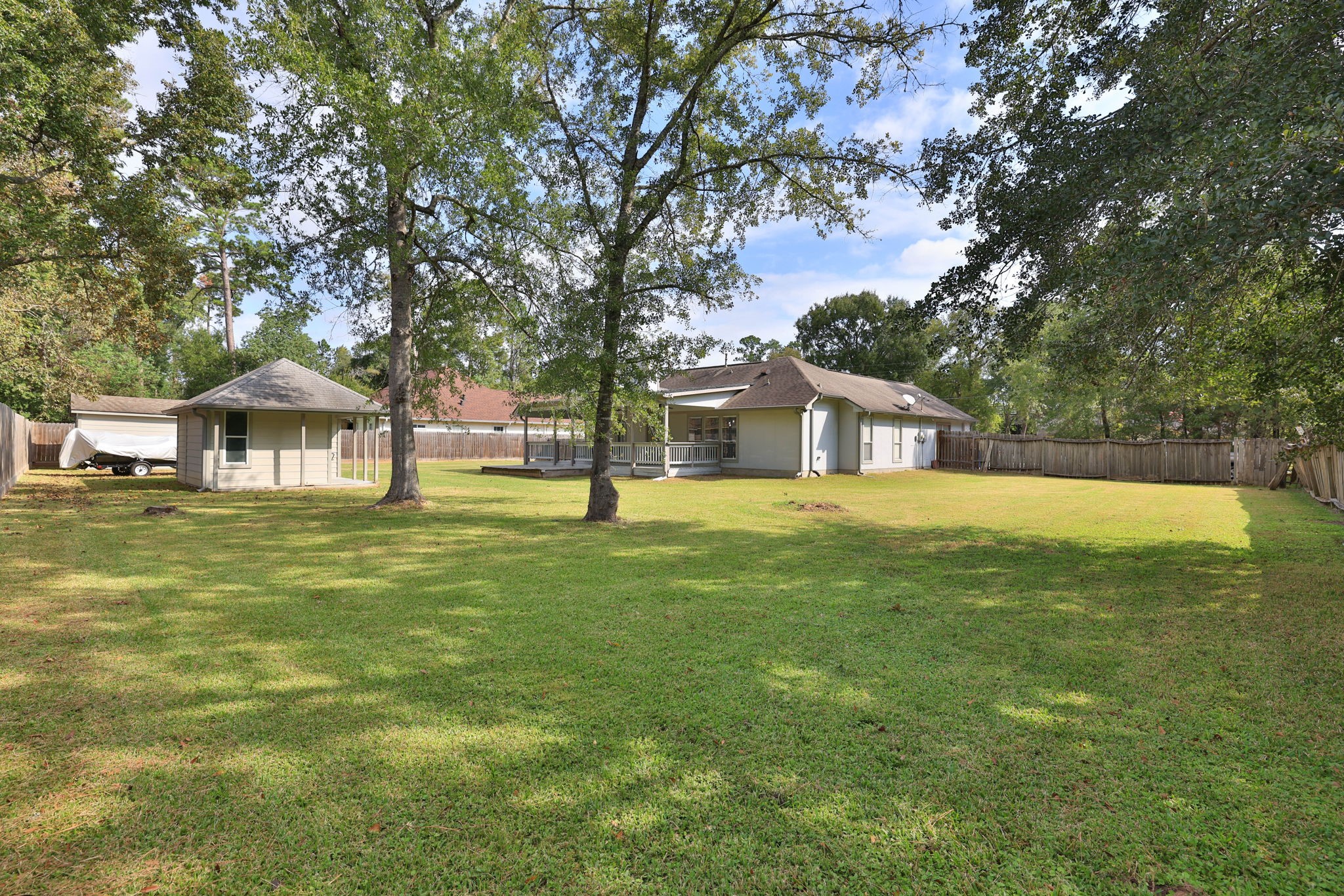 Check out this huge yard!