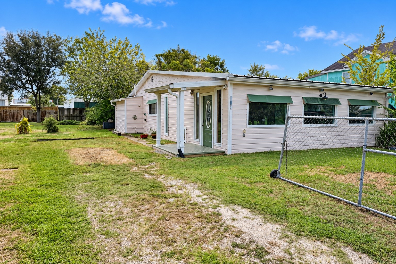 713 6th Street, San Leon, TX 77539
