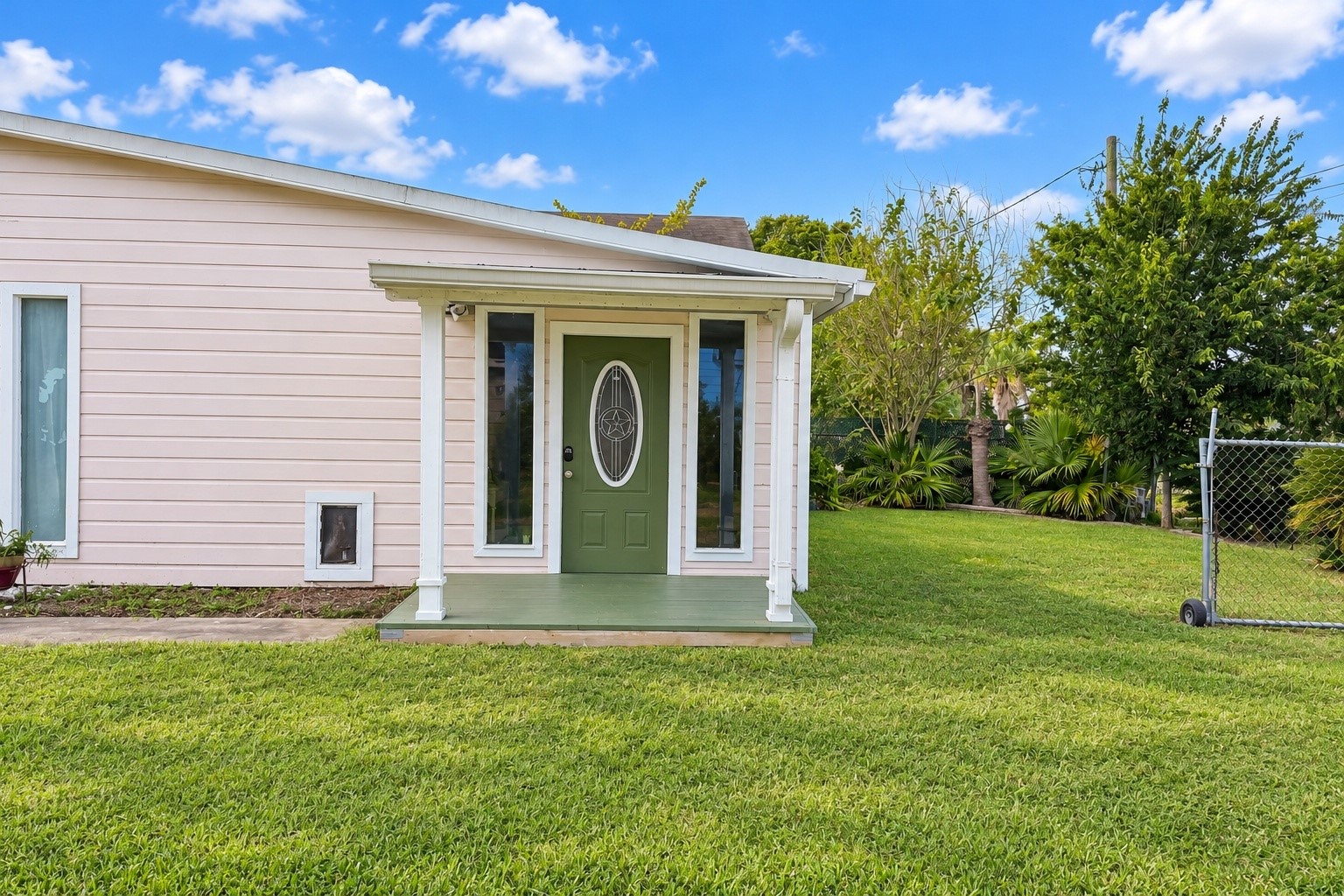 713 6th Street, San Leon, TX 77539
