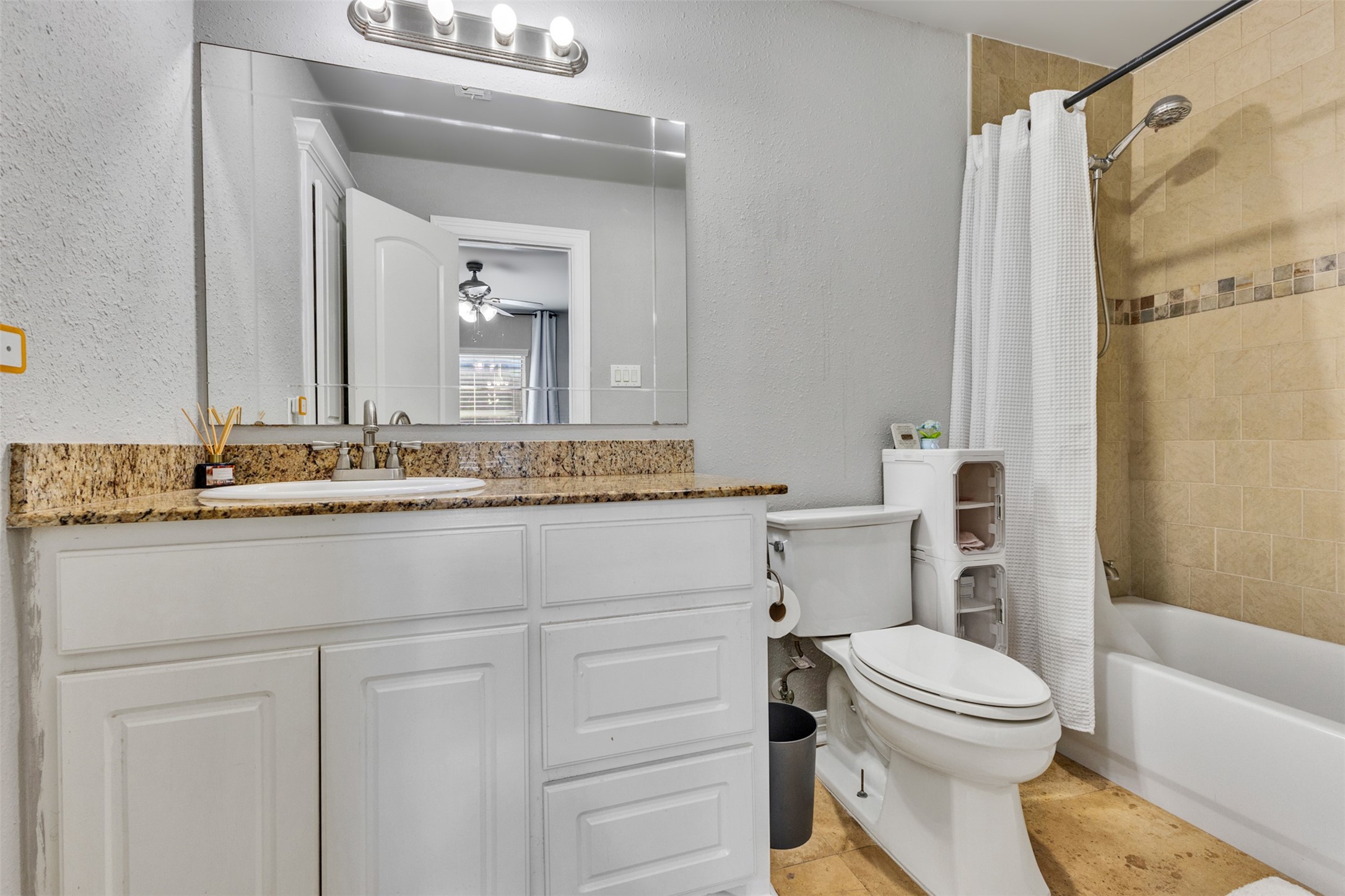 Additional Bathrooms: Additional bathrooms offer convenience for household members and visiting guests.