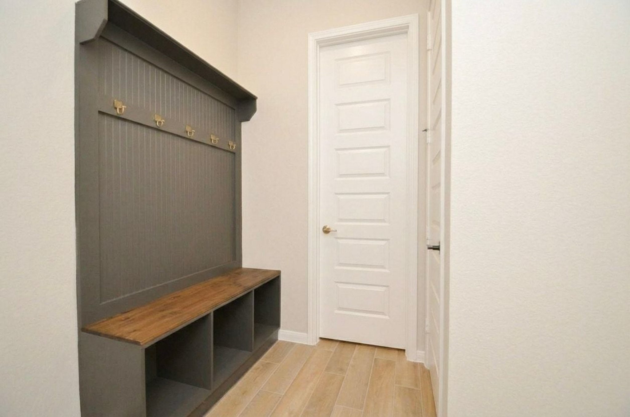 Drop zone area to stay organized