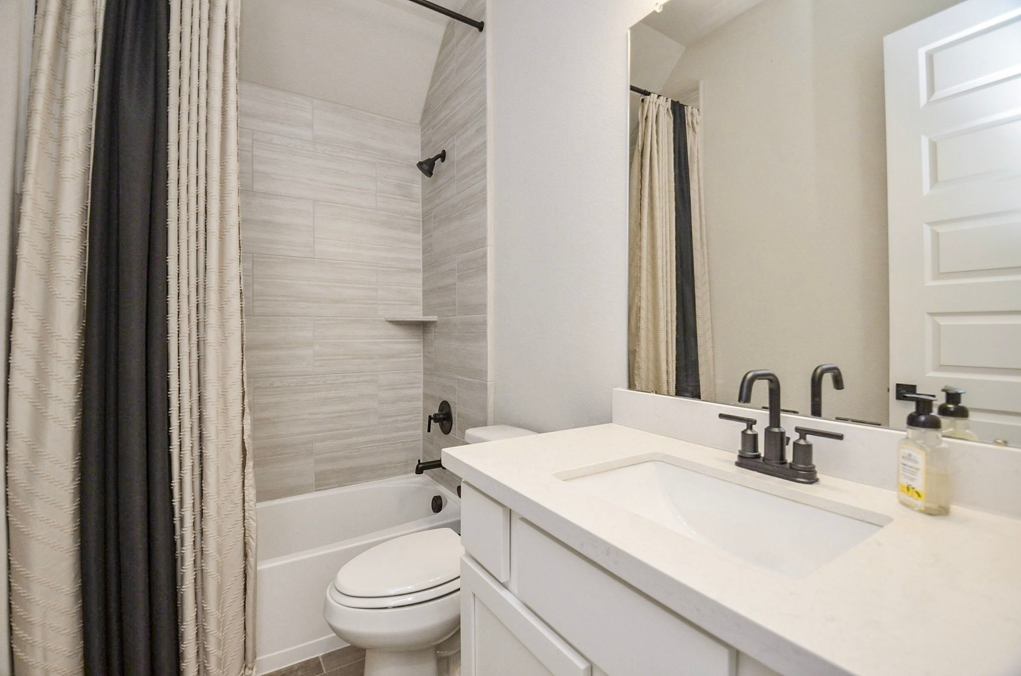 Hall bath near bedroom 4