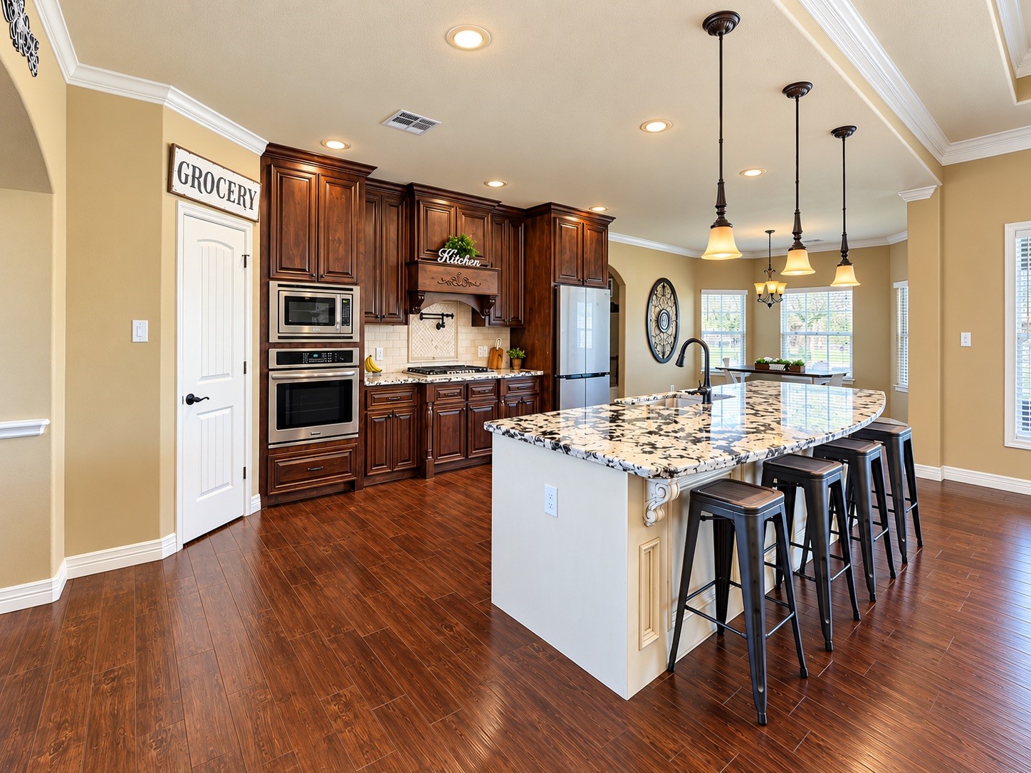 8999 Water Point Drive, Beach City, TX 77523