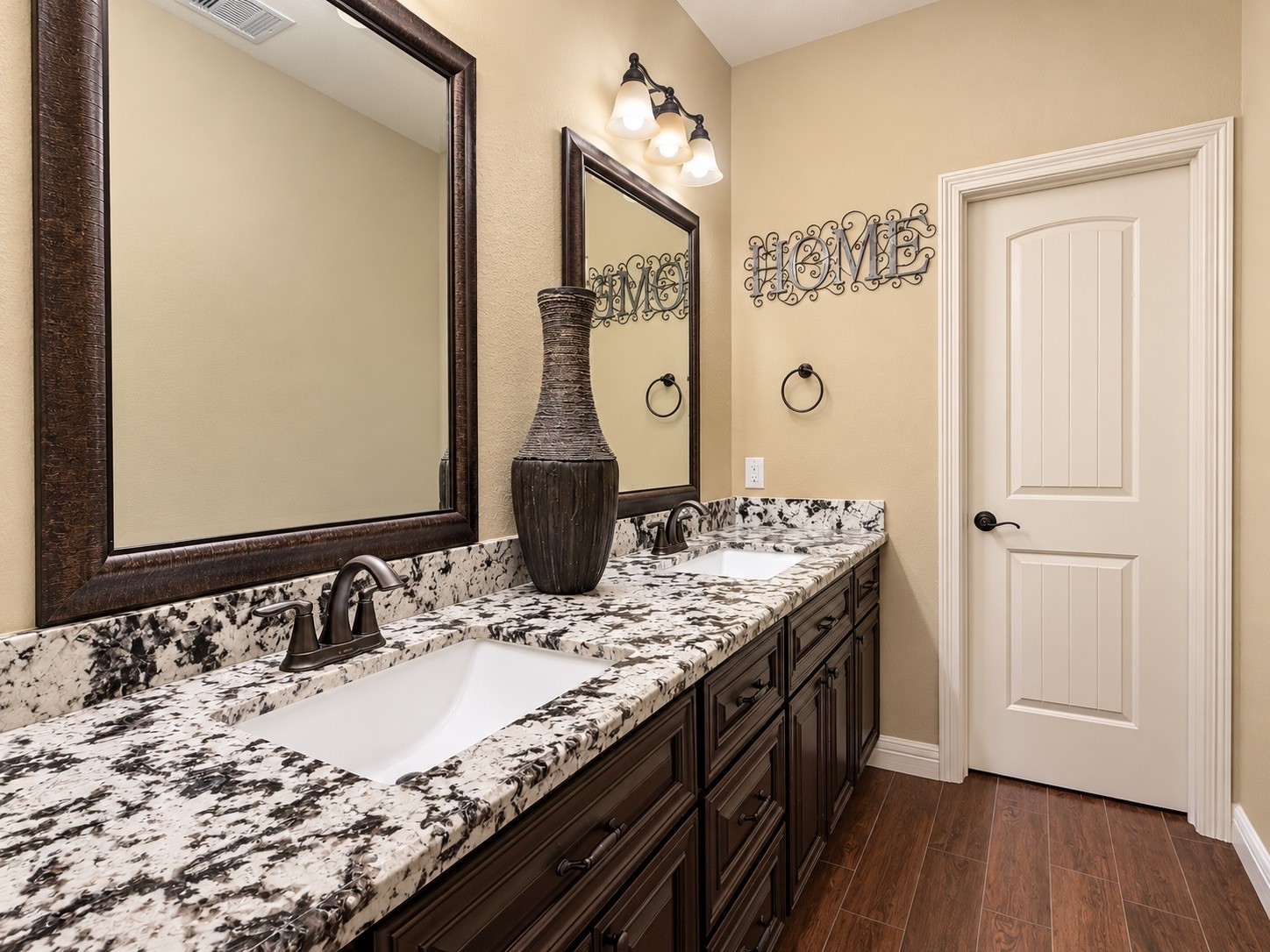 8999 Water Point Drive, Beach City, TX 77523