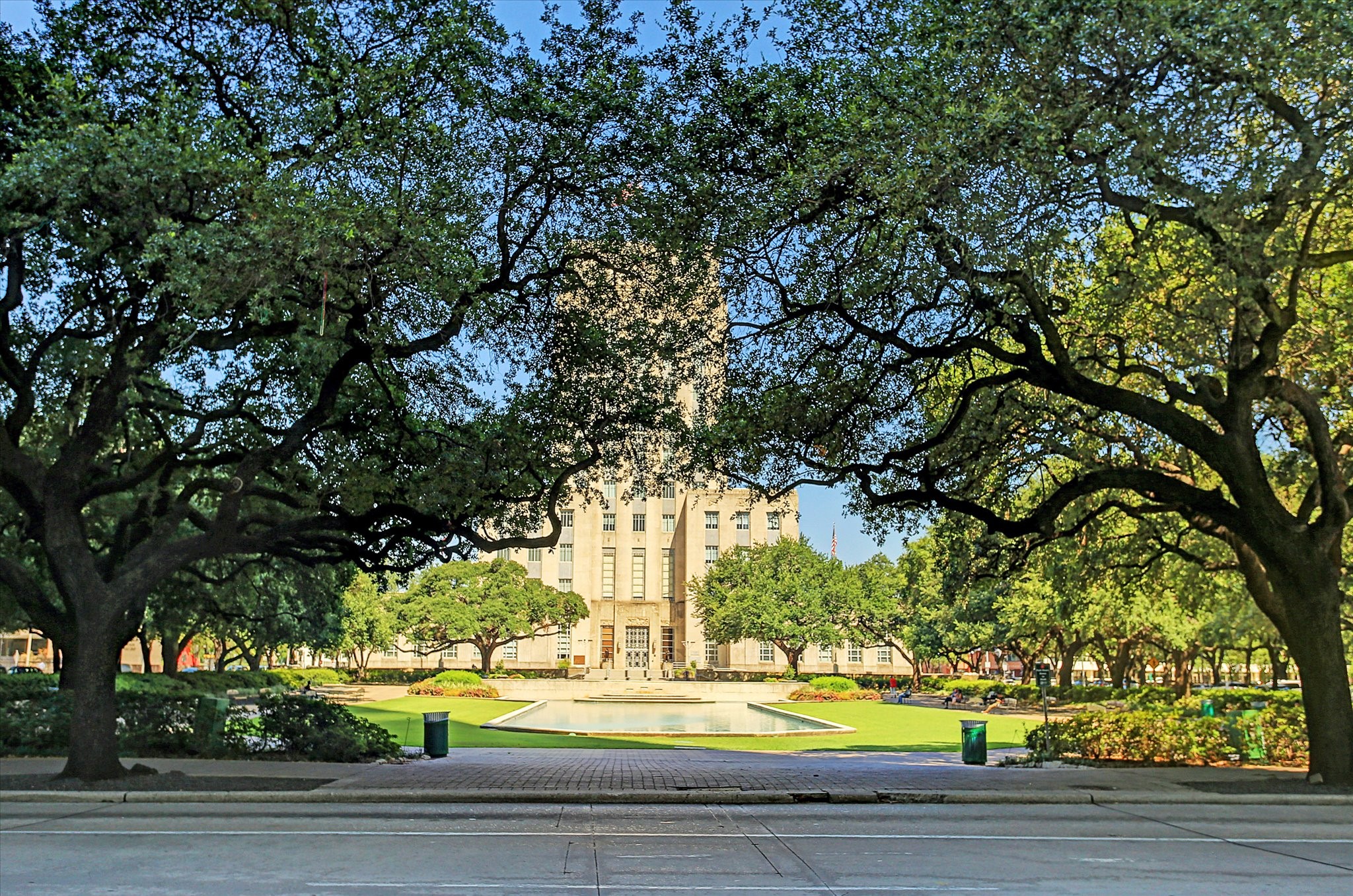 Anchoring downtown with timeless Art Deco design, Houston City Hall overlooks Hermann Square, a tree-lined plaza and reflecting pool that serves as both a civic landmark and a lively gathering space. Just steps from theaters, restaurants, and Buffalo Bayou Park, this historic centerpiece reflects the citys cultural heartbeathosting festivals, food trucks, and community events throughout the year.