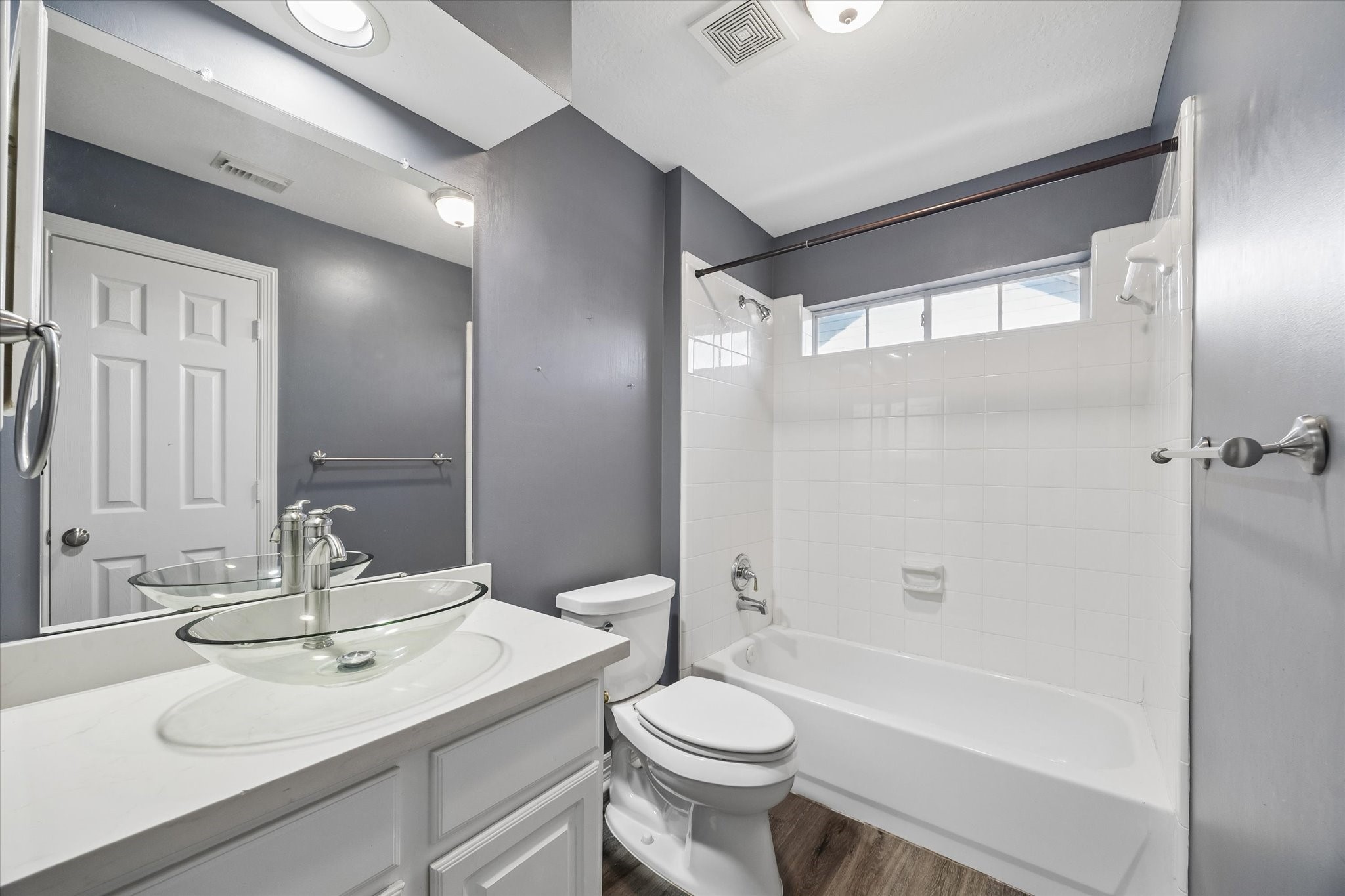 secondary bedroom ensuite bathroom