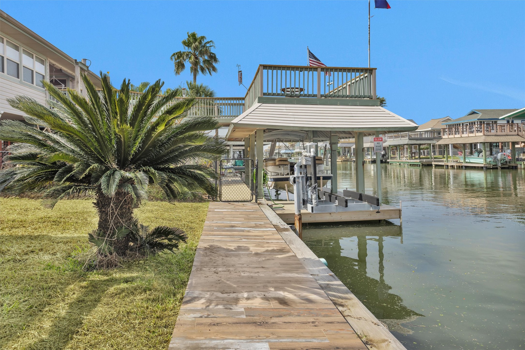 336 Ling Street, Bayou Vista, TX 77563