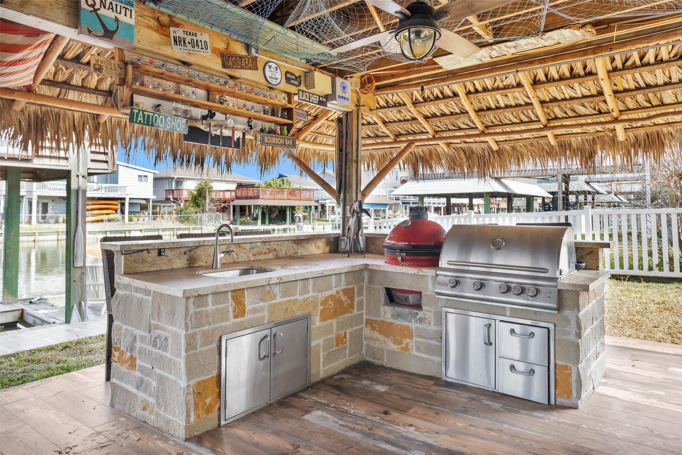 336 Ling Street, Bayou Vista, TX 77563