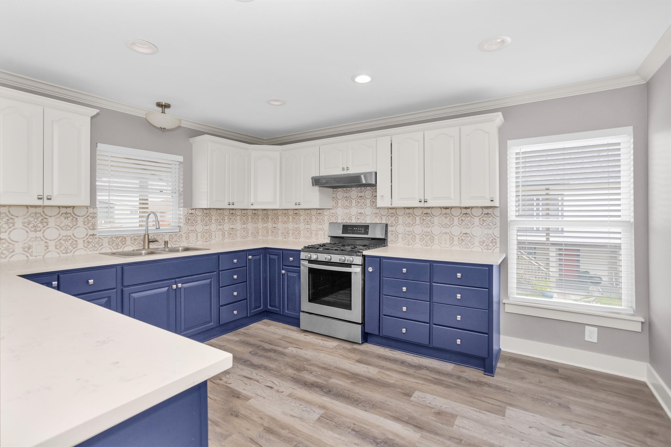 336 Ling Street, Bayou Vista, TX 77563