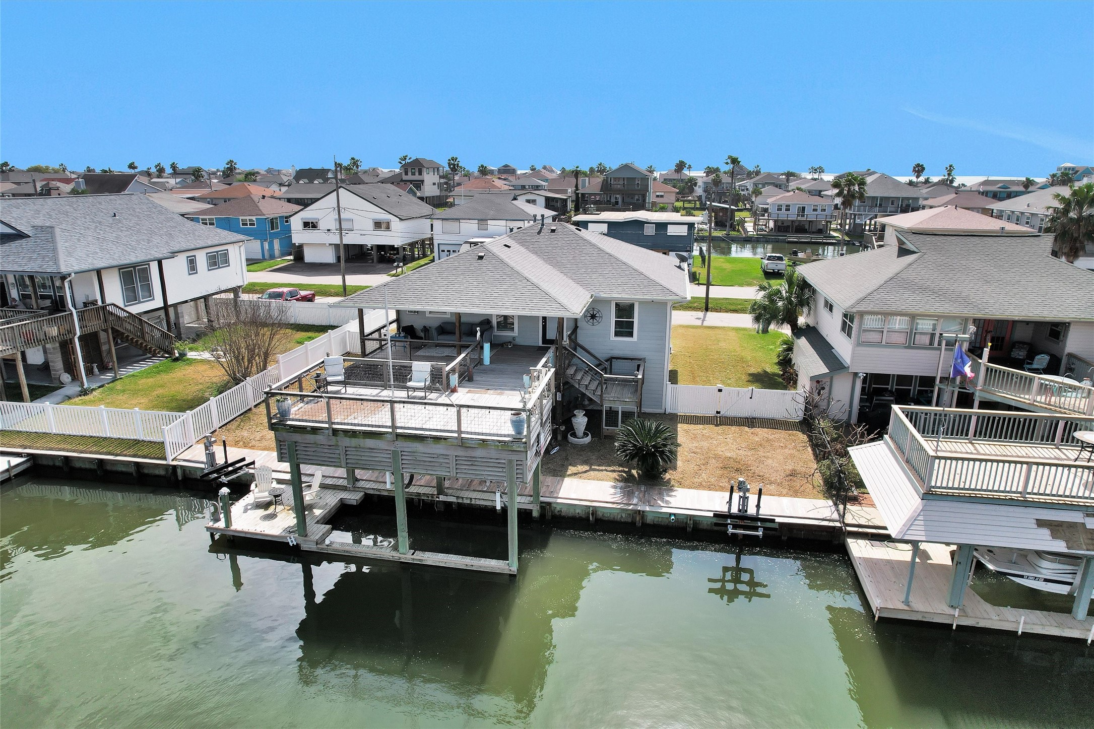 336 Ling Street, Bayou Vista, TX 77563