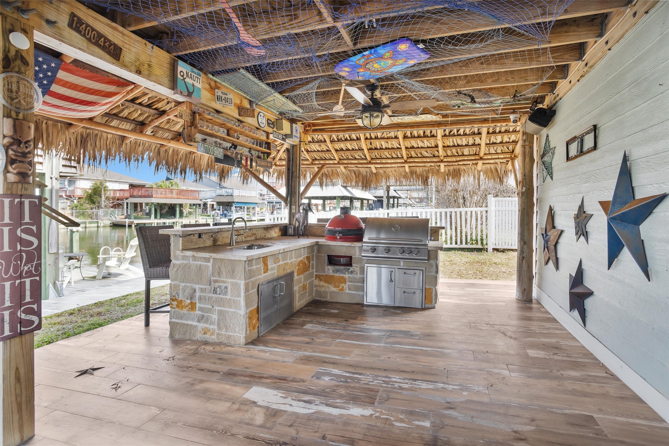 336 Ling Street, Bayou Vista, TX 77563