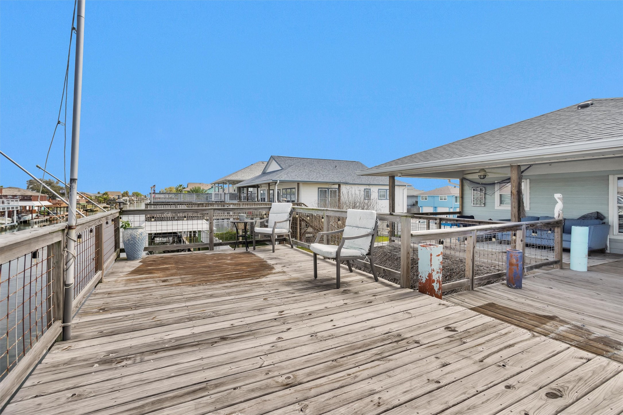 336 Ling Street, Bayou Vista, TX 77563