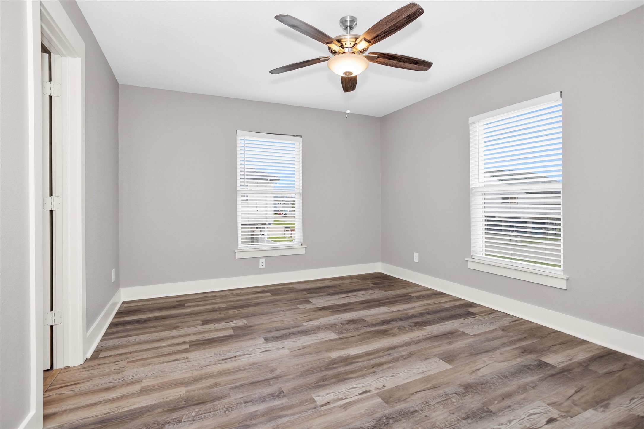336 Ling Street, Bayou Vista, TX 77563