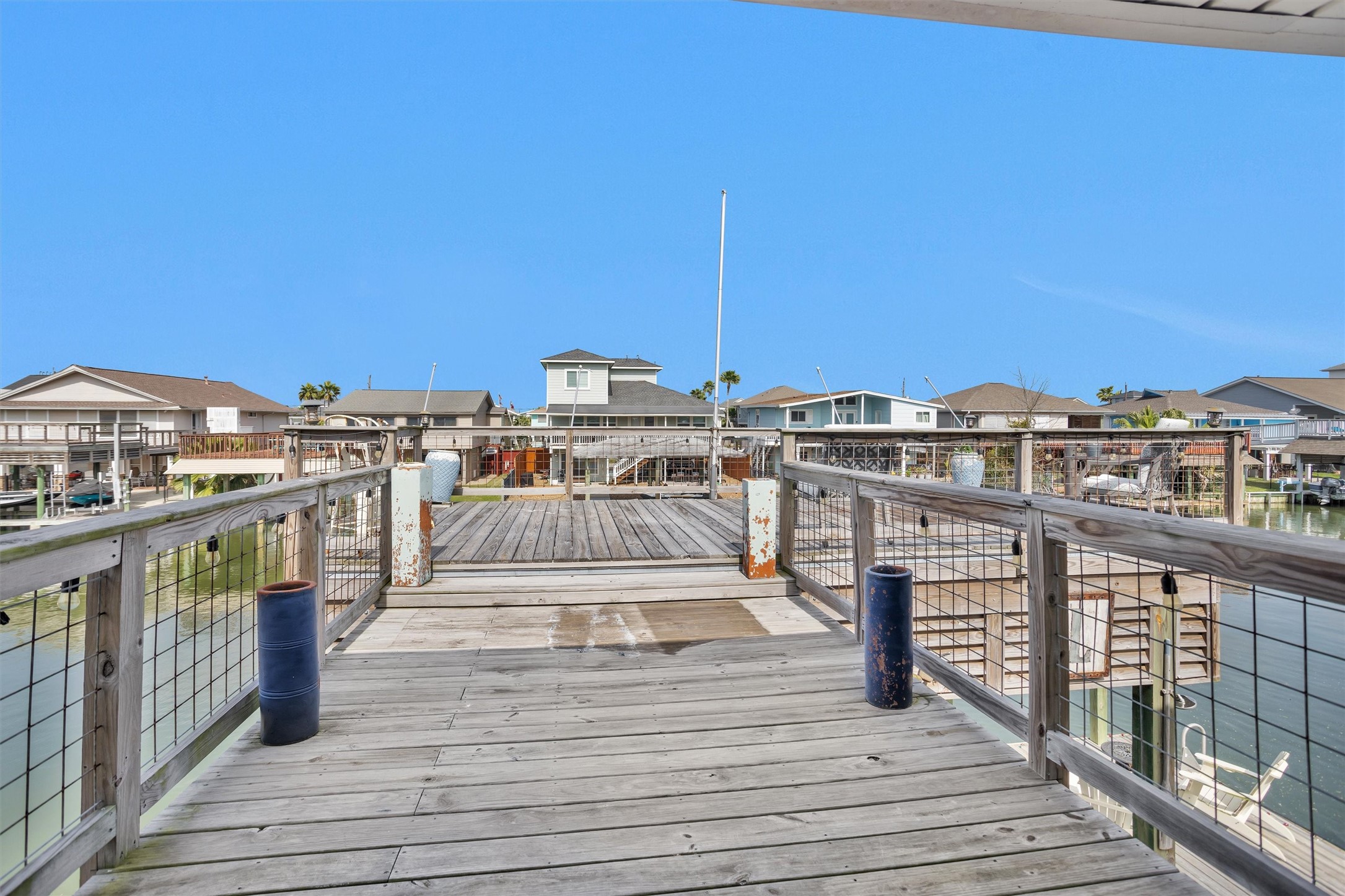 336 Ling Street, Bayou Vista, TX 77563