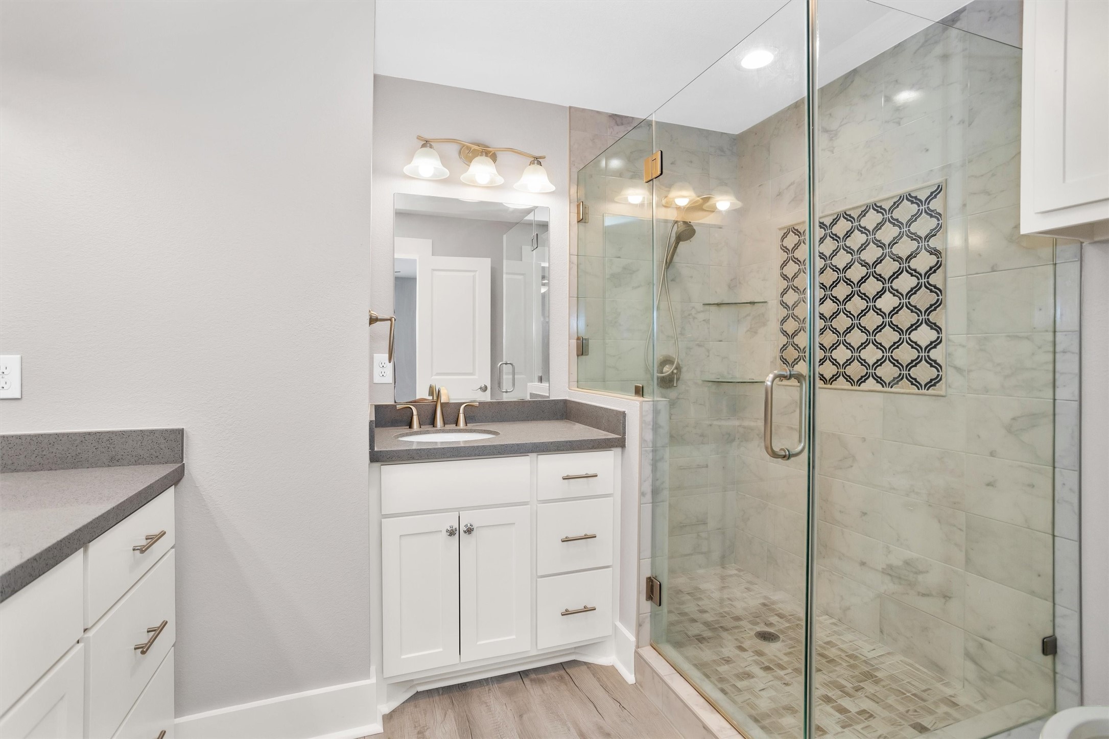 336 Ling Street, Bayou Vista, TX 77563