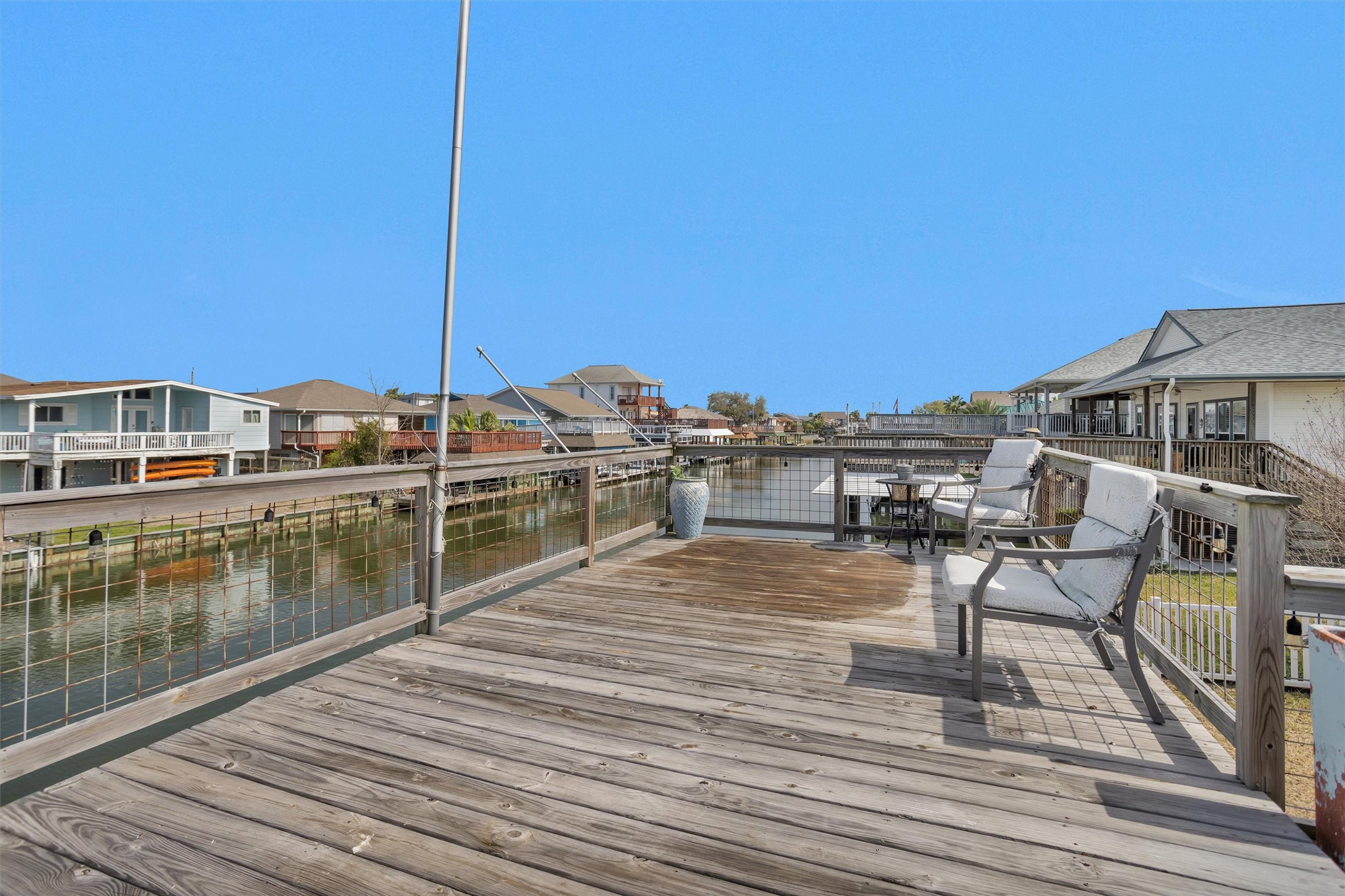 336 Ling Street, Bayou Vista, TX 77563
