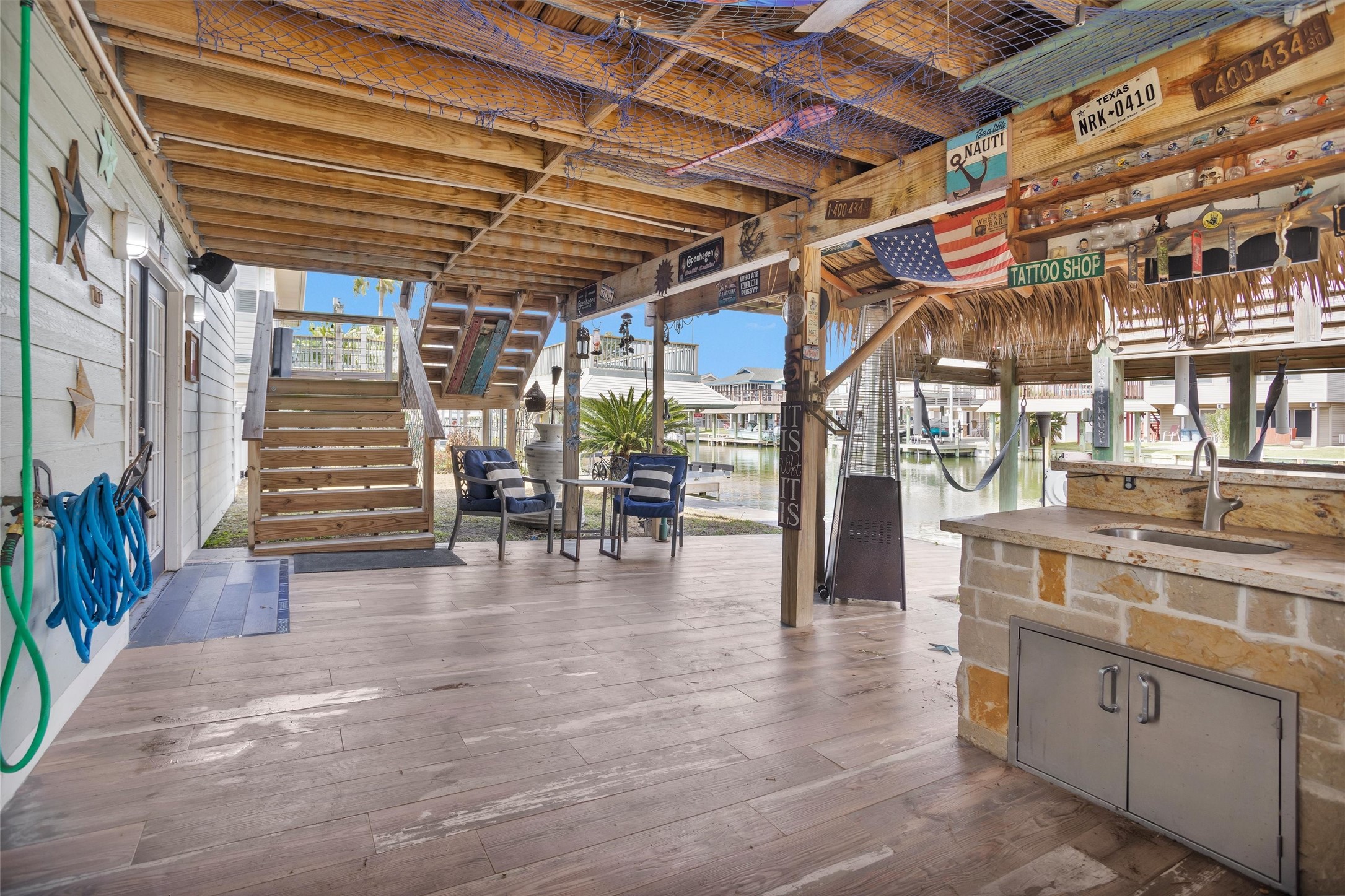 336 Ling Street, Bayou Vista, TX 77563